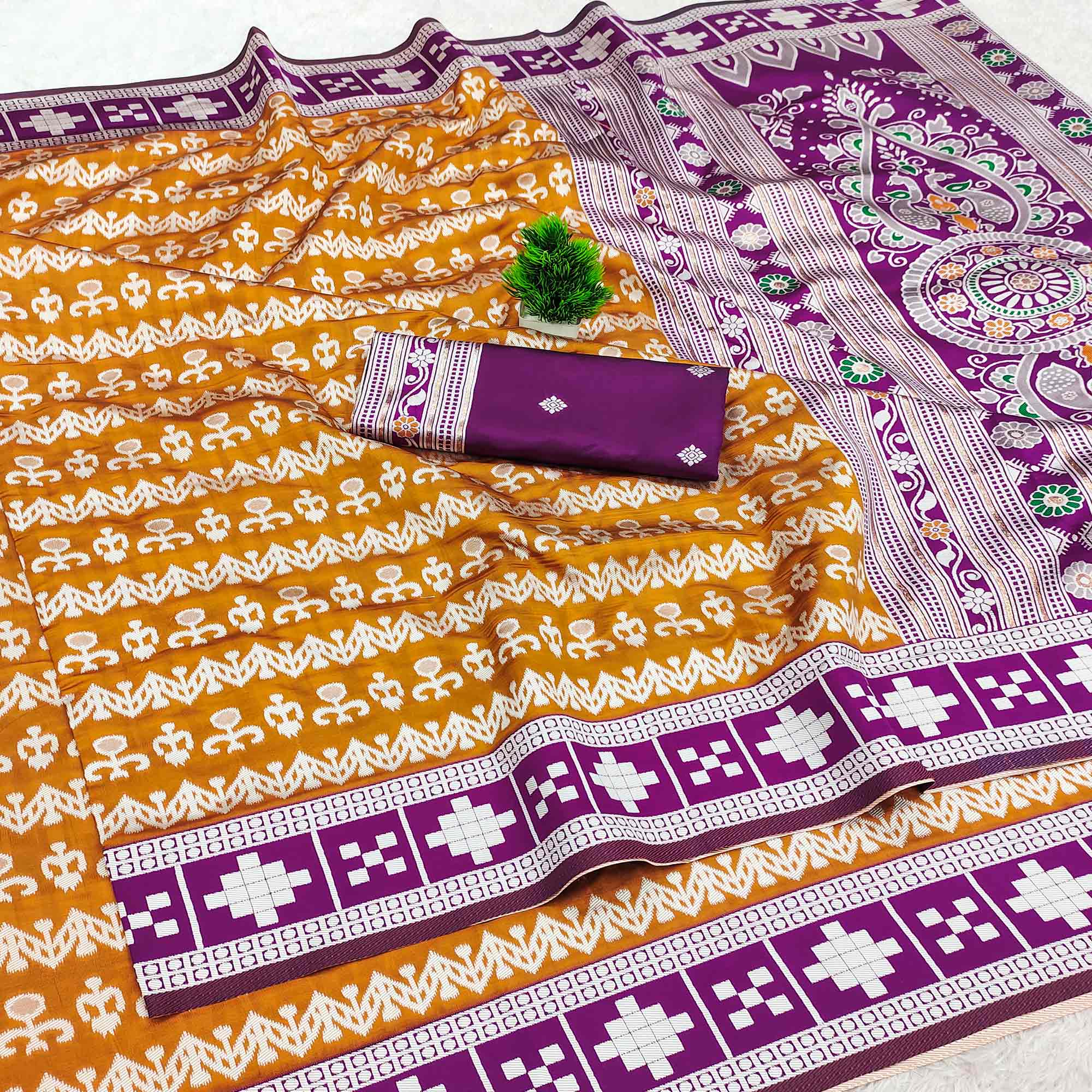 Mustard Weaving Cotton Silk Saree With Contrasting Floral & Peacock Design Pallu