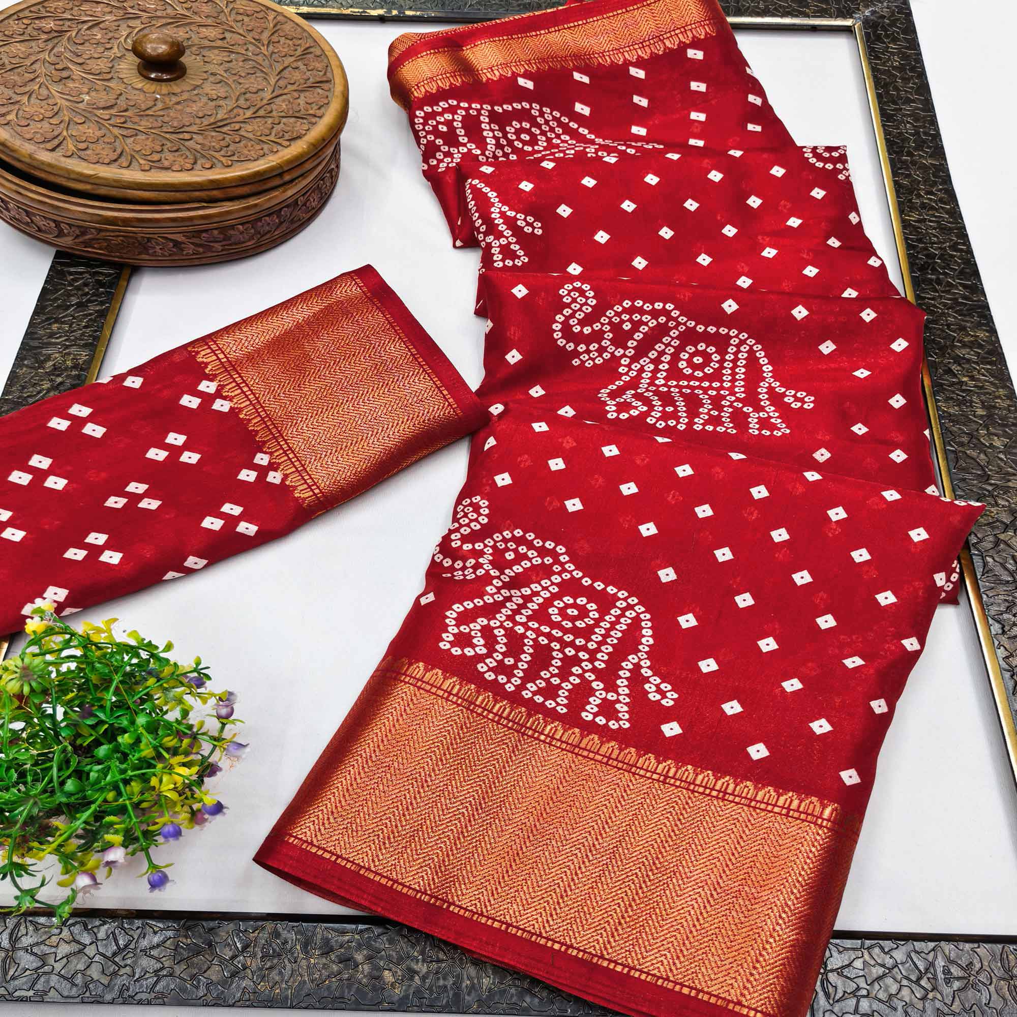 Red Dola Silk Saree Featuring Traditional Bandhani Print & Elegant Weaving Border