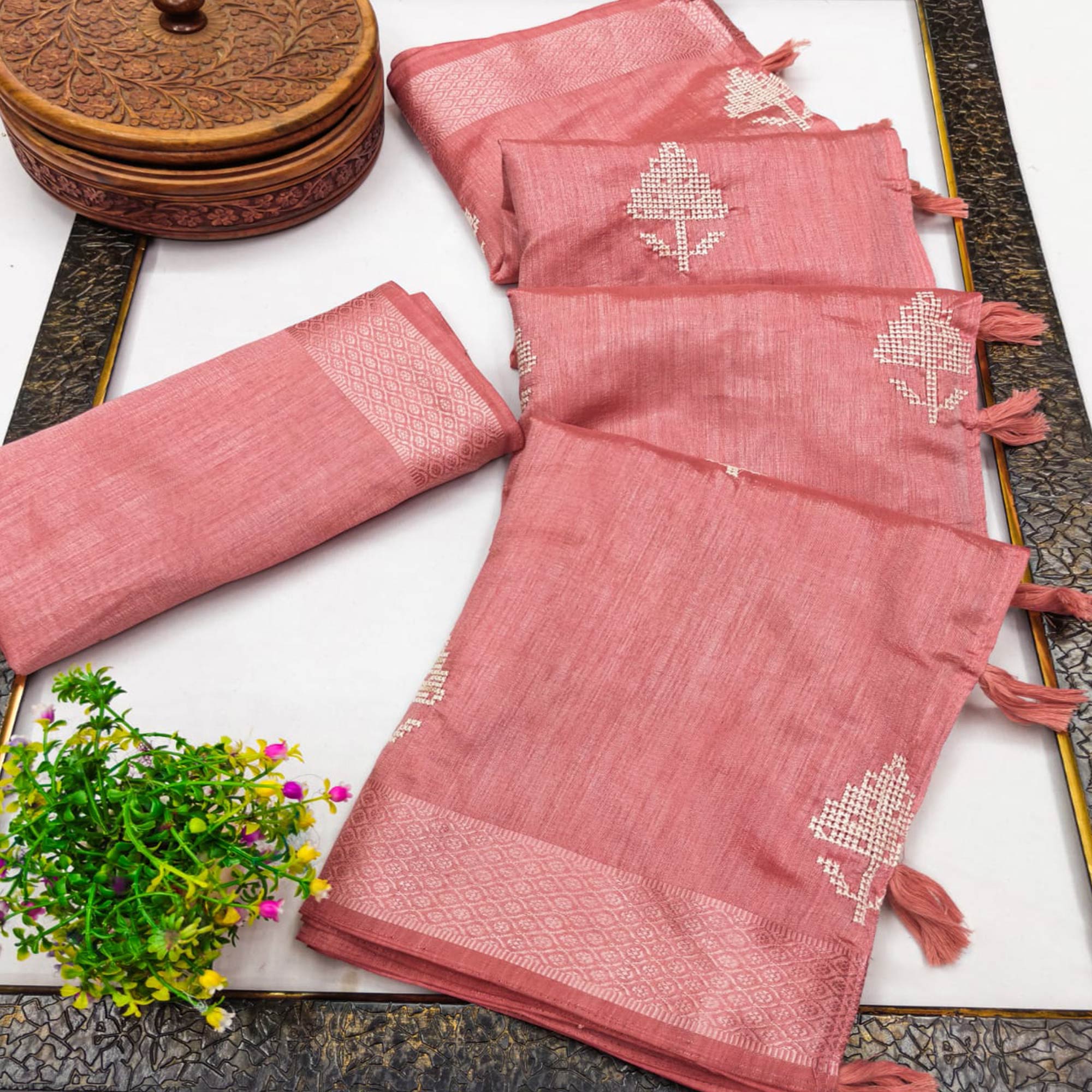 Peach Embroidered Art Silk Saree Adorned With Classic Zari Weaving Details