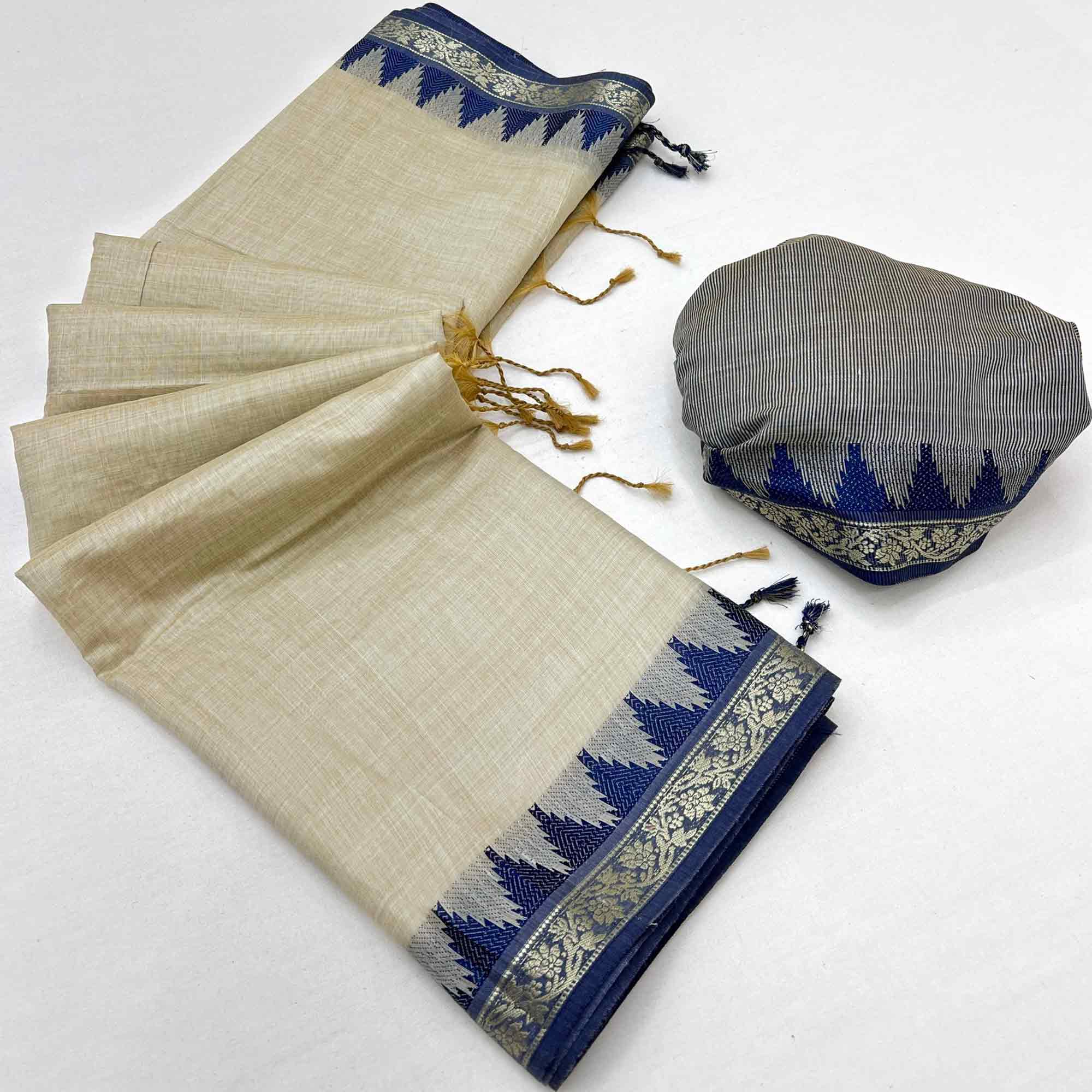 Ligth Grey Pure Silk Handloom Saree with Intricate Jacquard Weave