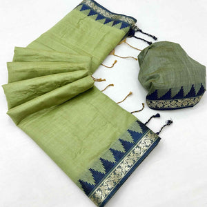Green Pure Silk Handloom Saree with Intricate Jacquard Weave