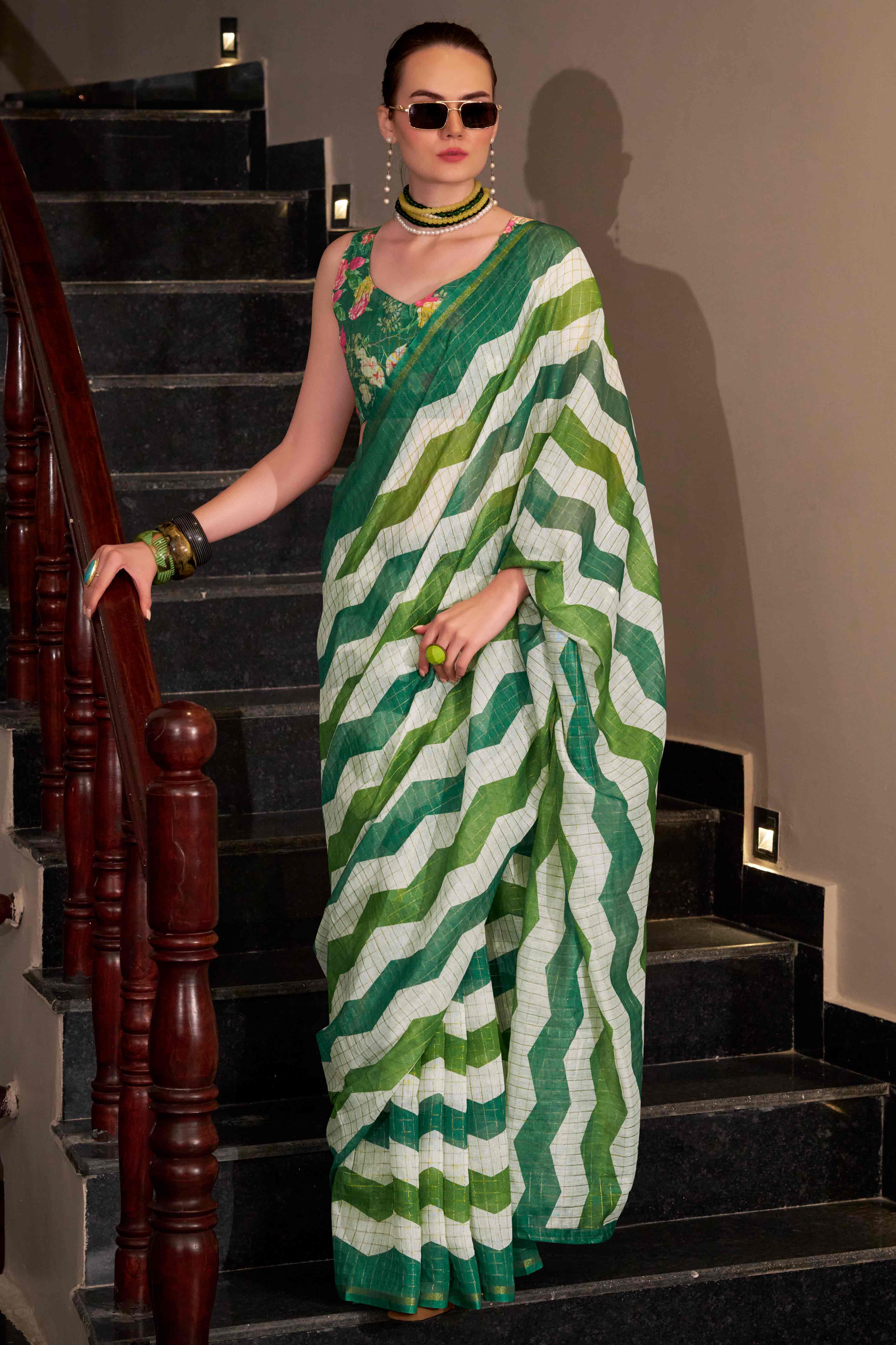 Green Woven Cotton Silk Saree With A Zig-Zag Pattern