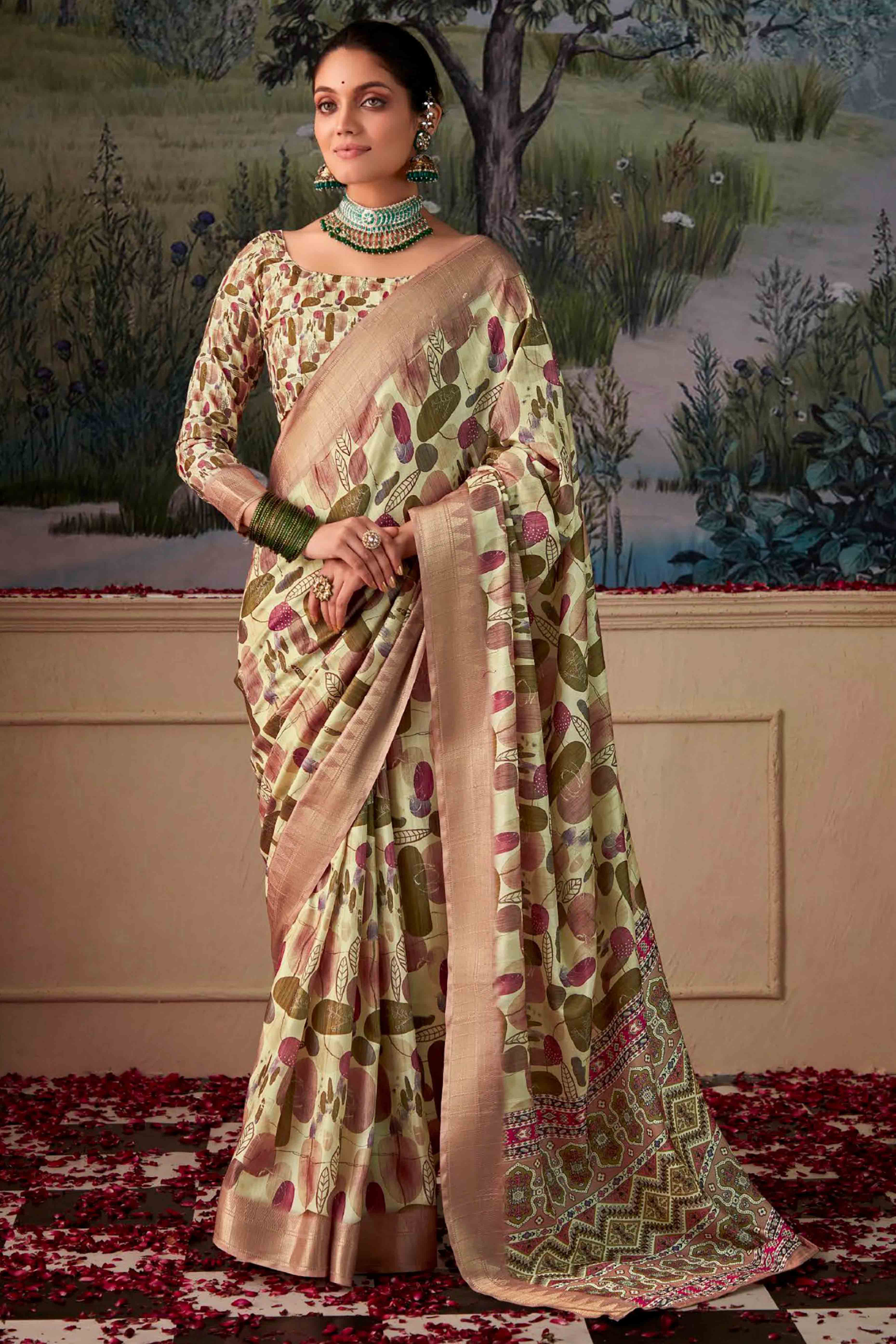 Trendy Digital Printed Silk Blend Saree in Cream