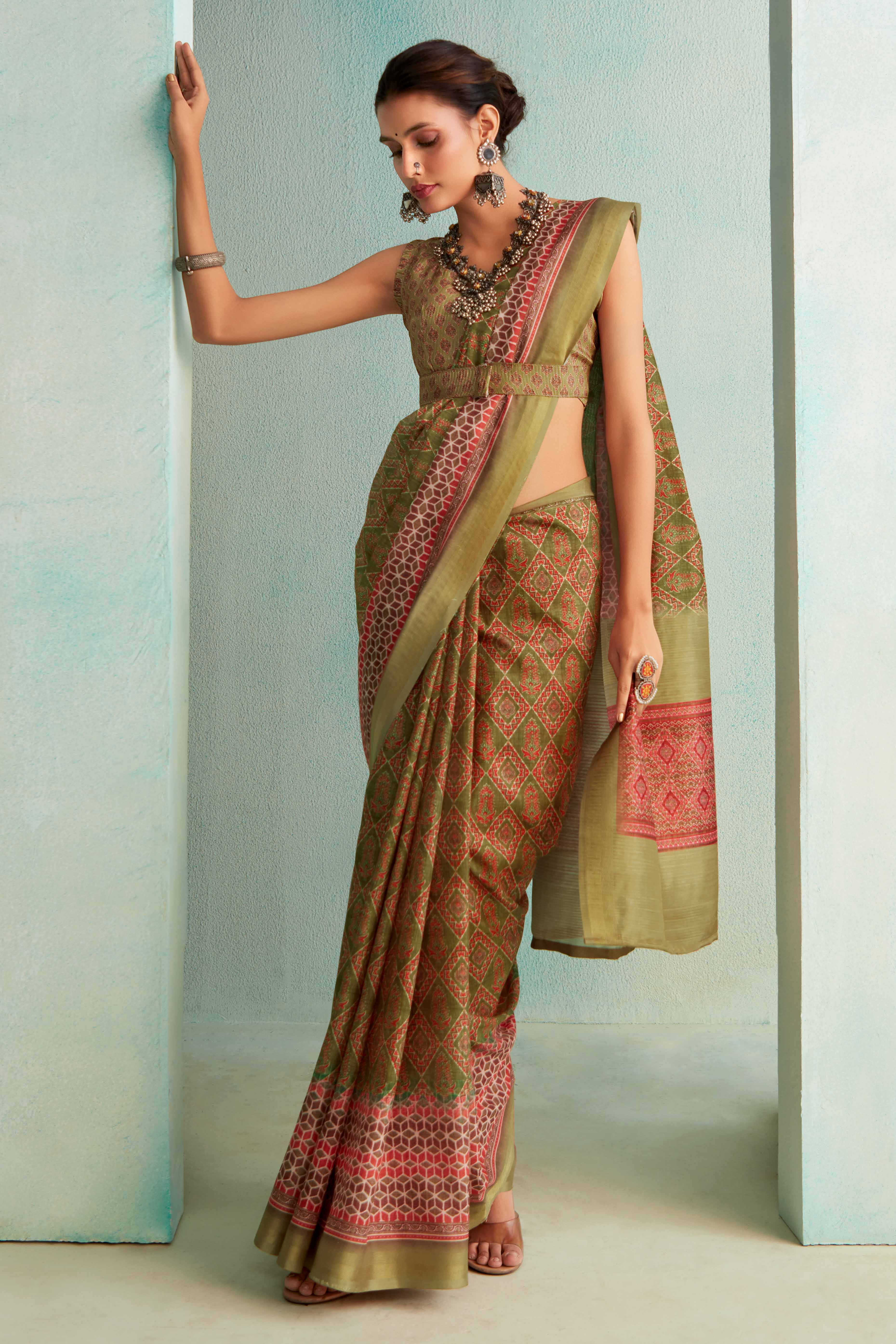 Designer Mehandi Green Handloom Saree with Digital Print on Silk Blend Fabric