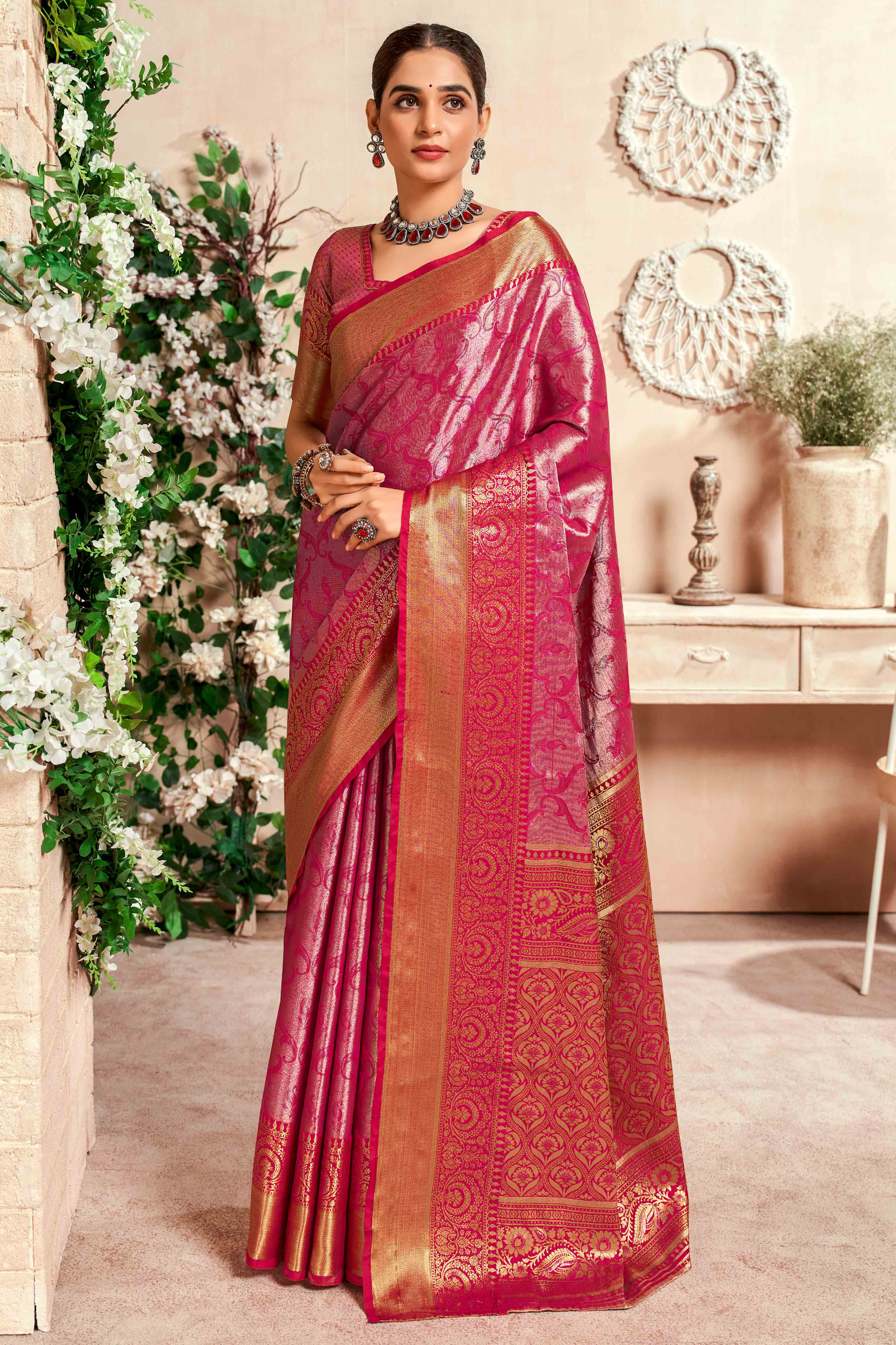 Pink Kanjivaram Silk Saree With Lustrous Zari Artistry