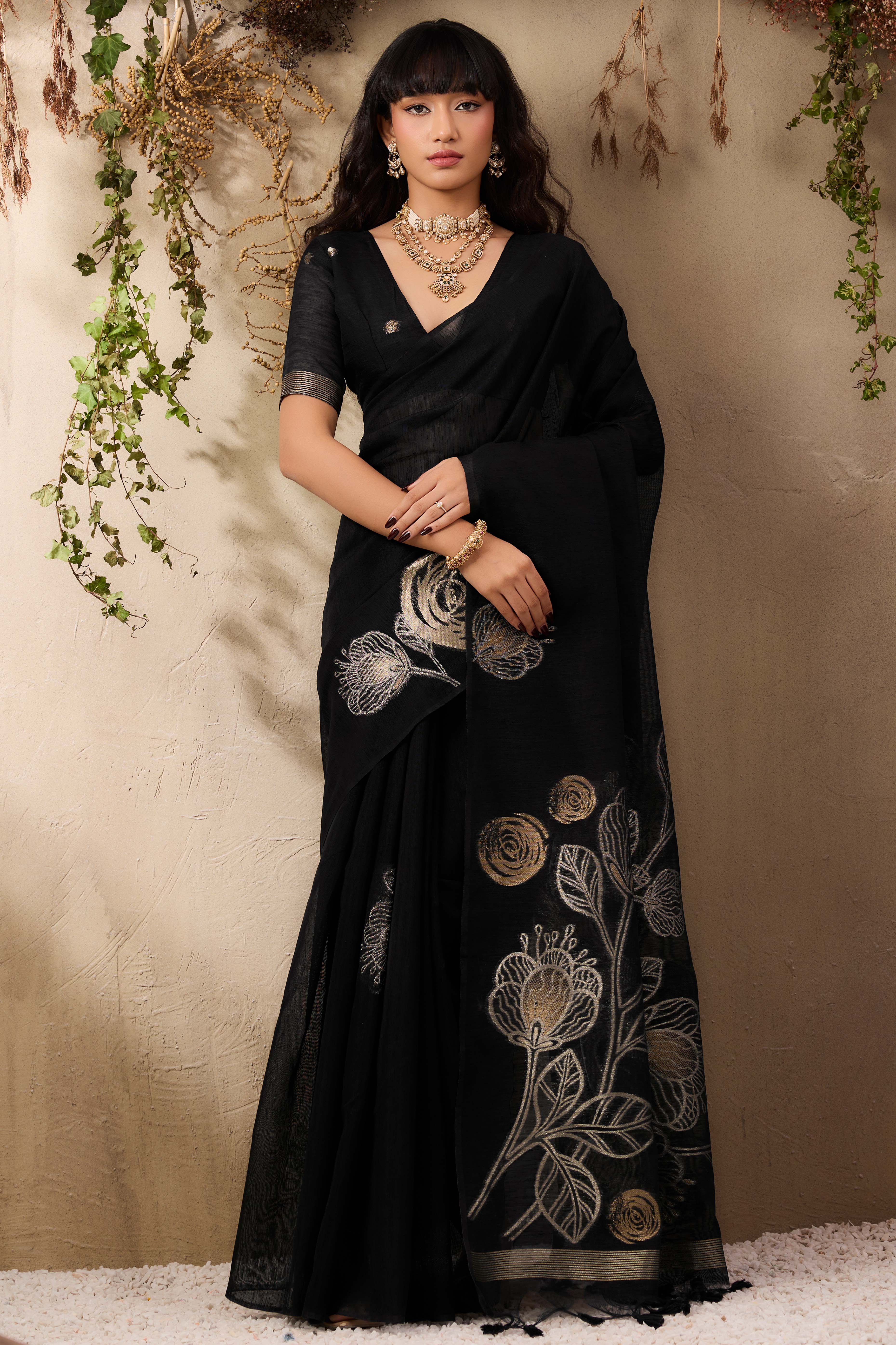 Black Heritage Munga Art Silk Saree Highlighted with Fine Zari Weaving