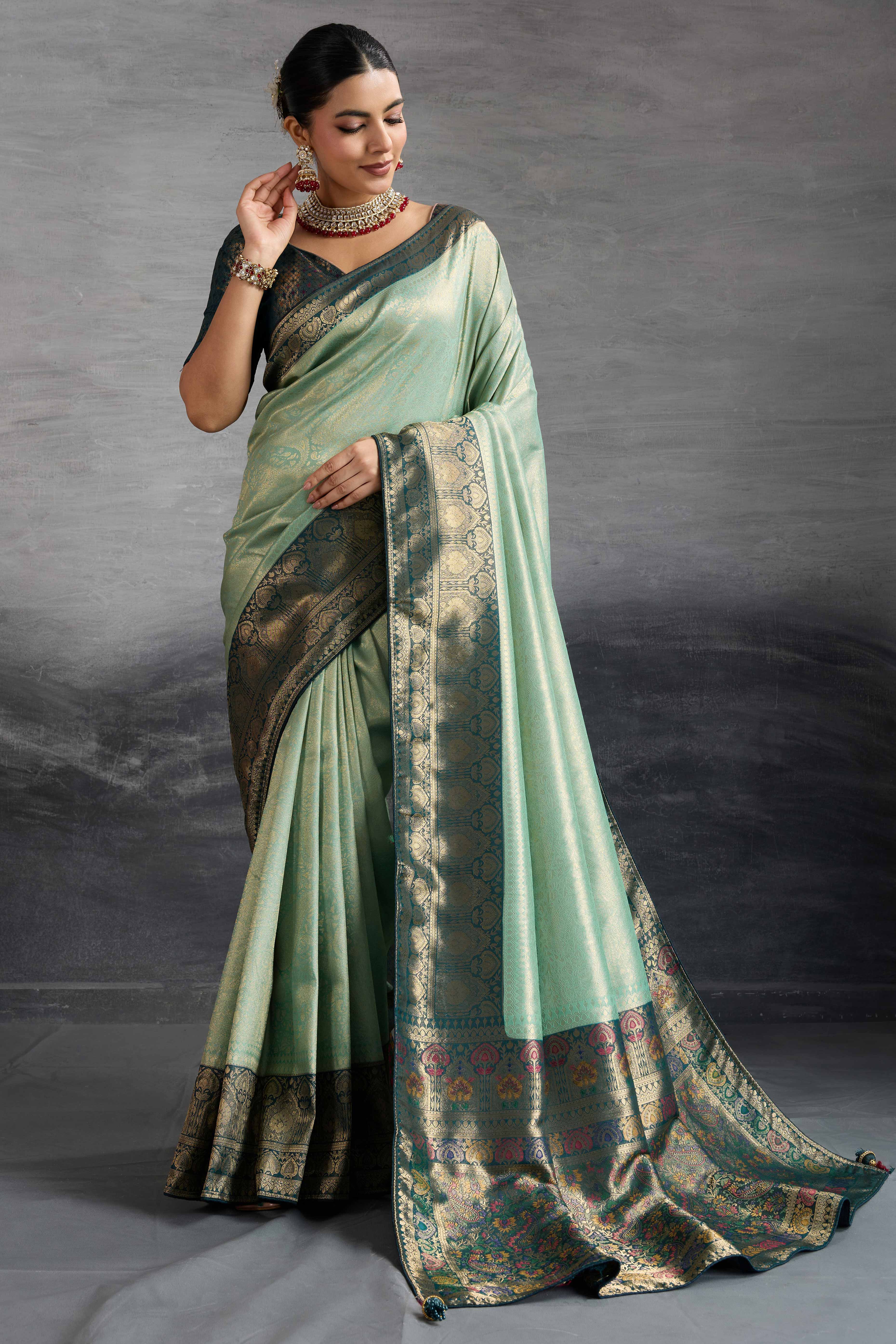 Mint Green Kanjivaram Silk Saree In Kadiyal Style Zari Weaving With Ornate Meenakari Pallu