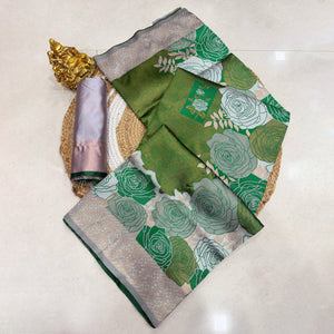 Green Handloom Banarasi Silk Saree Enhanced with Artistic Floral Zari Weaving for Timeless Appeal