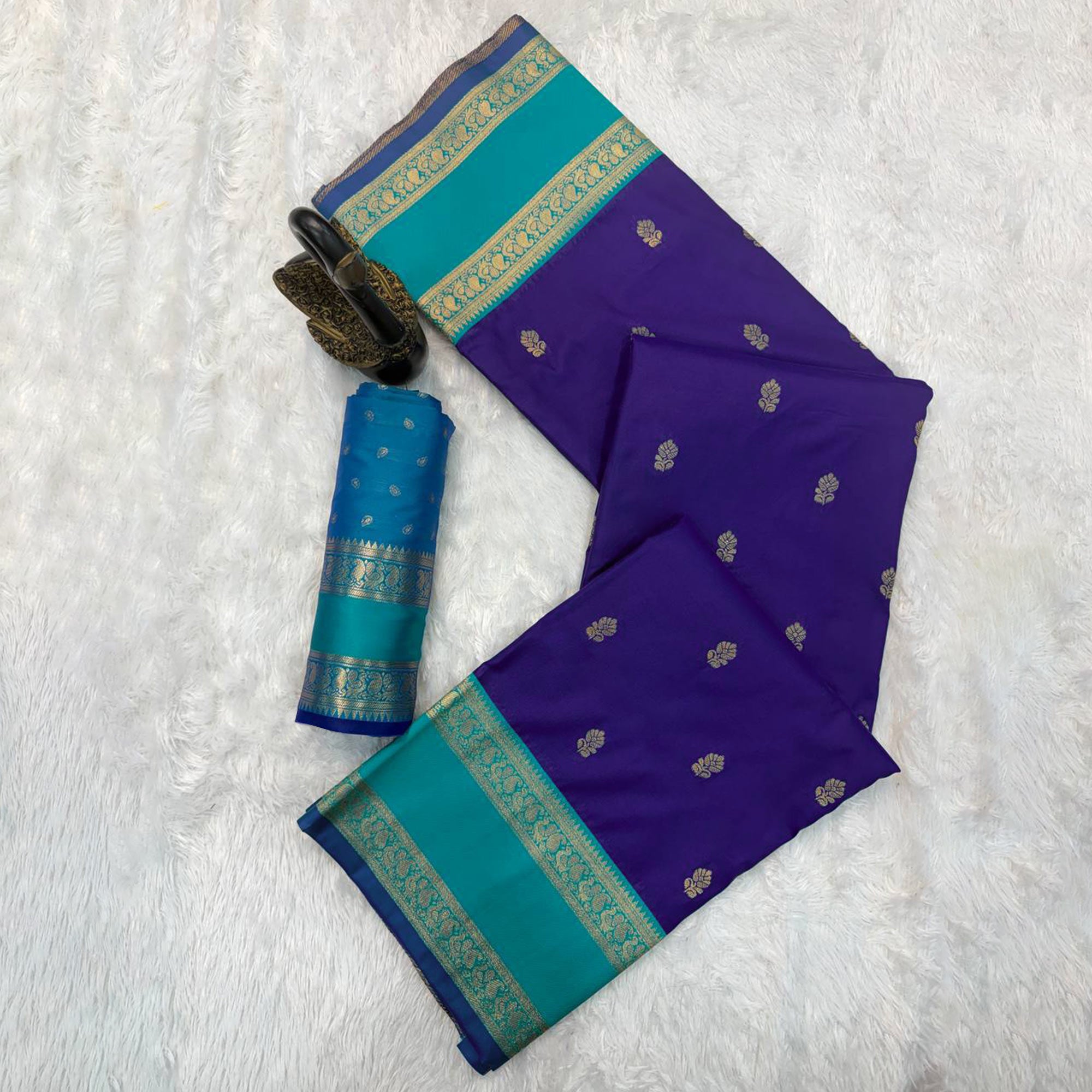 Royal Blue Zari Butti Woven Kanjivaram Silk Saree Designed for a Luxurious Heritage Style