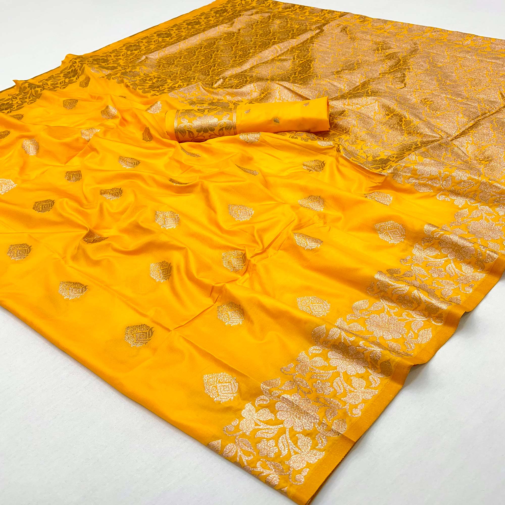 Yellow Art Silk Saree With Intricate Zari Weave & Majestic Banarasi Pallu
