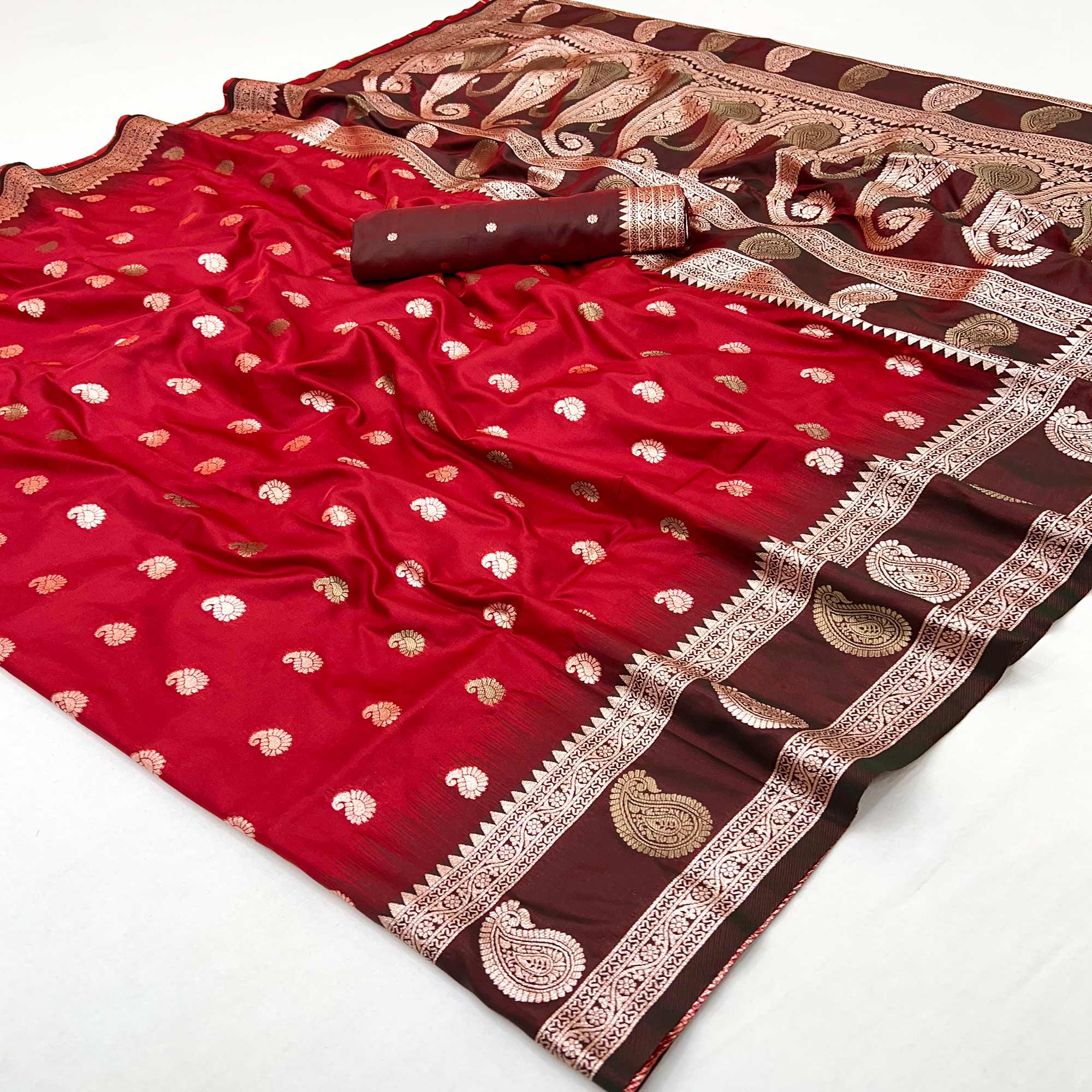 Red Art Silk Saree Adorned With Zari Woven Paisley Motifs & Rich Banarasi Pallu
