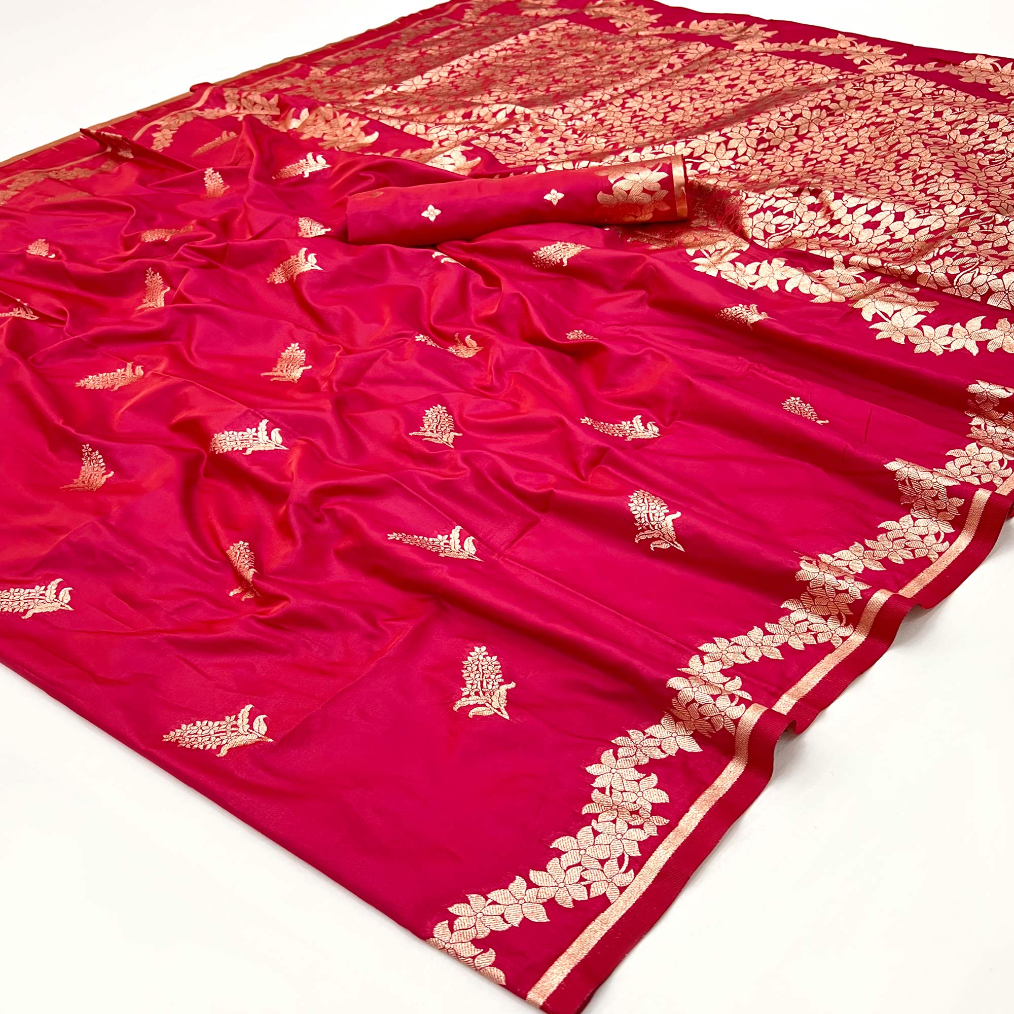 Pink Art Silk Saree With Intricate Floral Zari Weaving & Banarasi Pallu