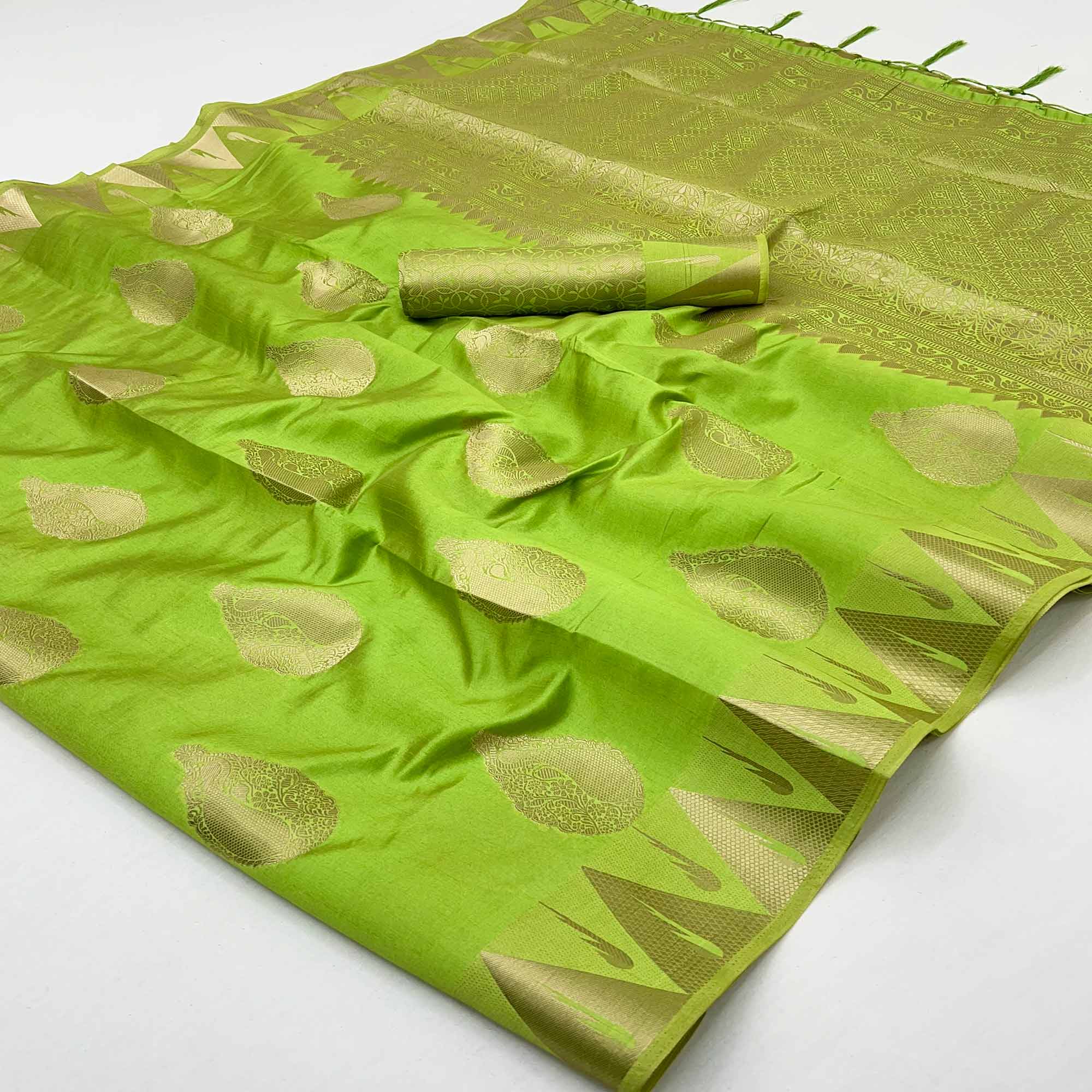 18Green Tusser Cotton Silk Saree With Floral Zari Weaving & Tassel Pallu