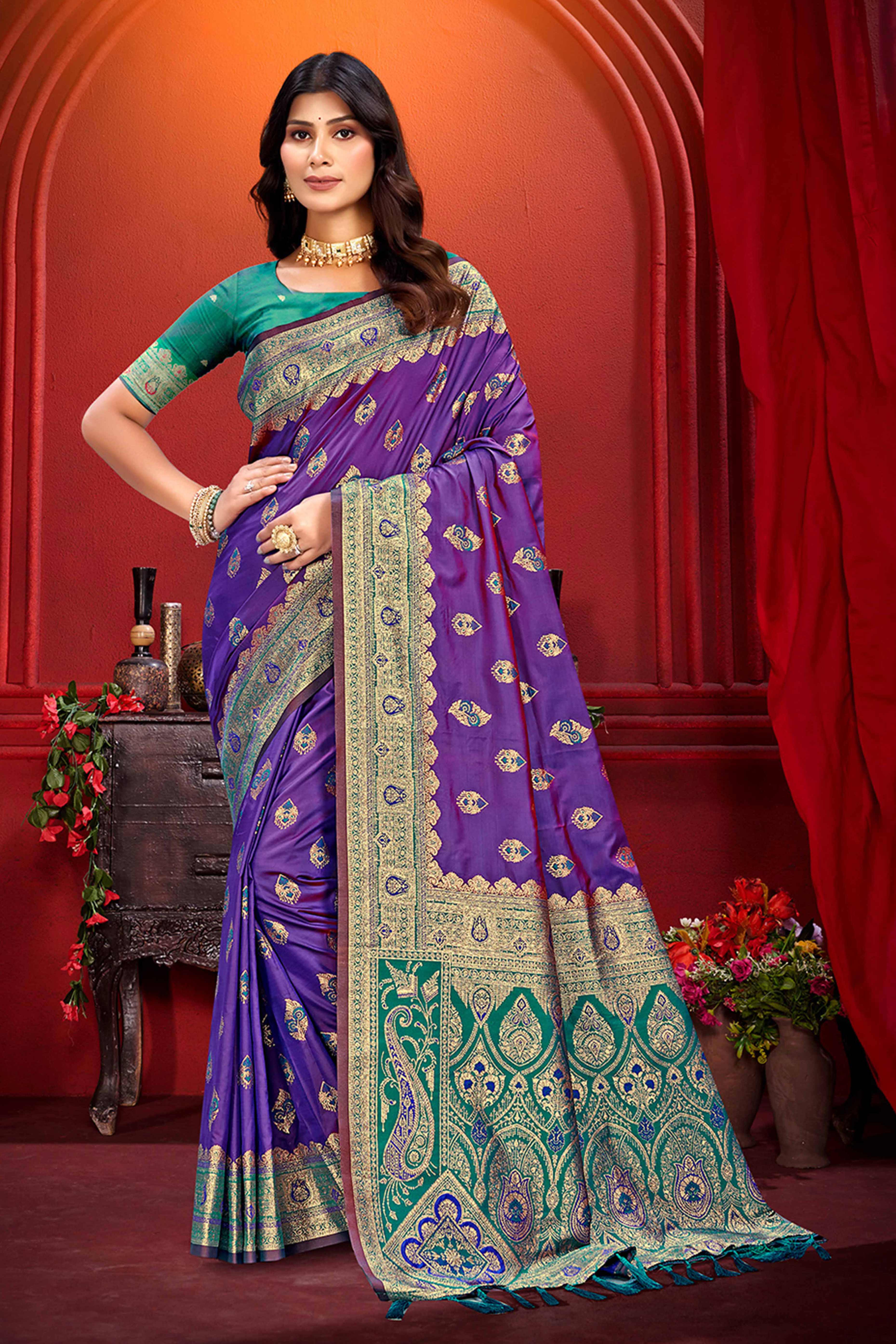 Designer Purple Floral Zari Weaving Silk Blend Saree With Stylish Tassel Pallu