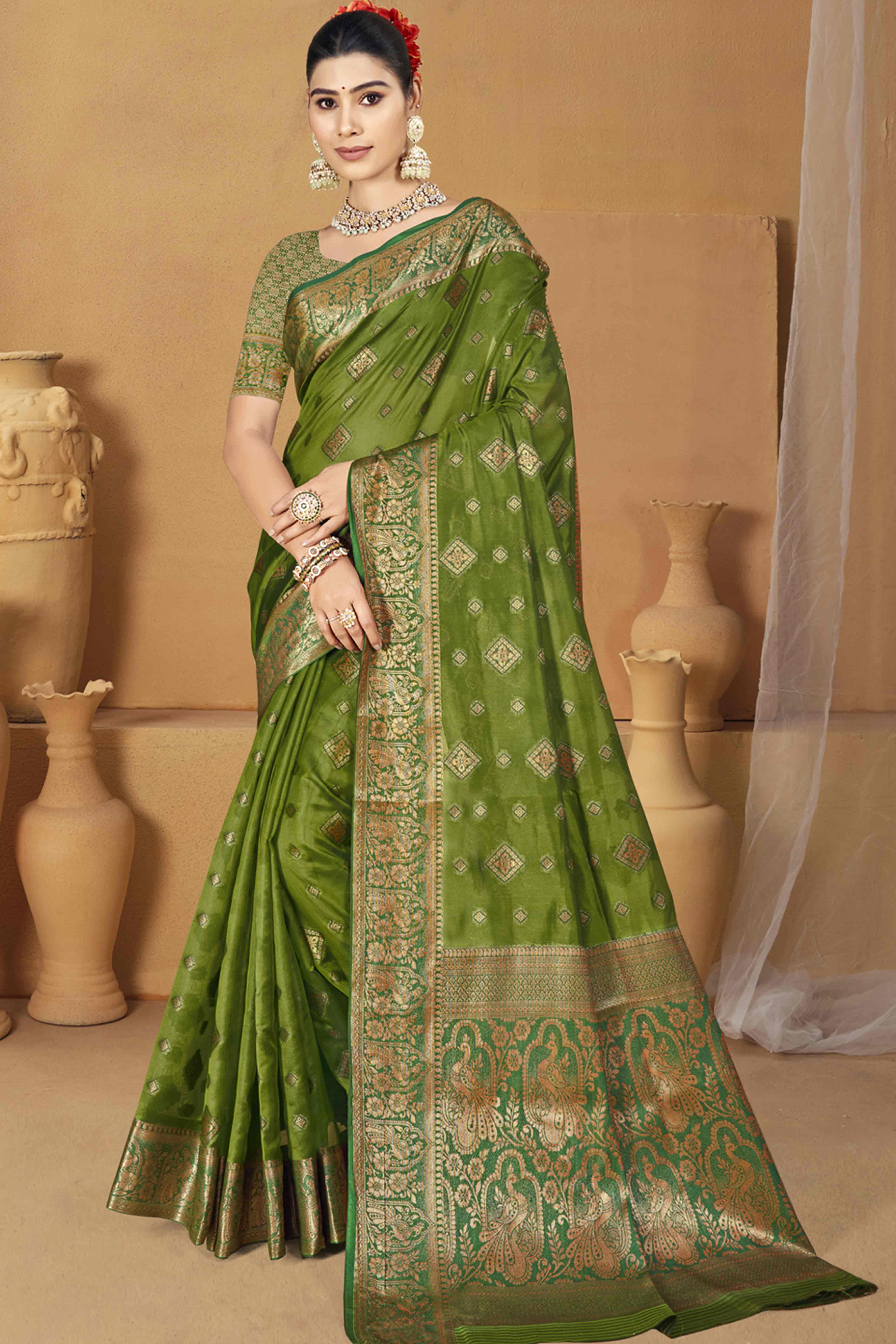 Green Floral & Peacock Pattern Zari Woven Banarasi Silk Saree