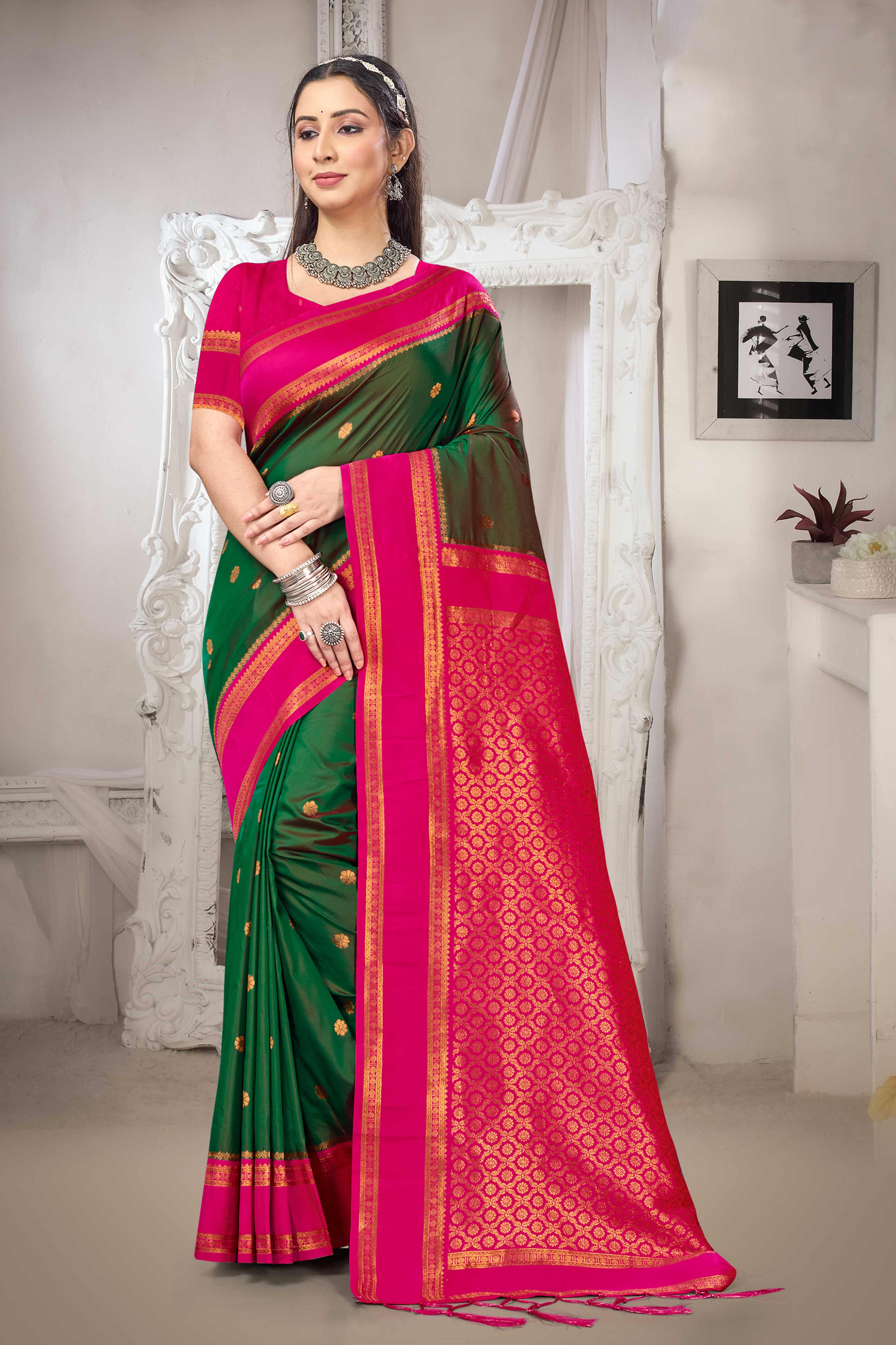 Classic Dark Green Floral Motif Weaving Silk Blend Saree With Tassel Pallu