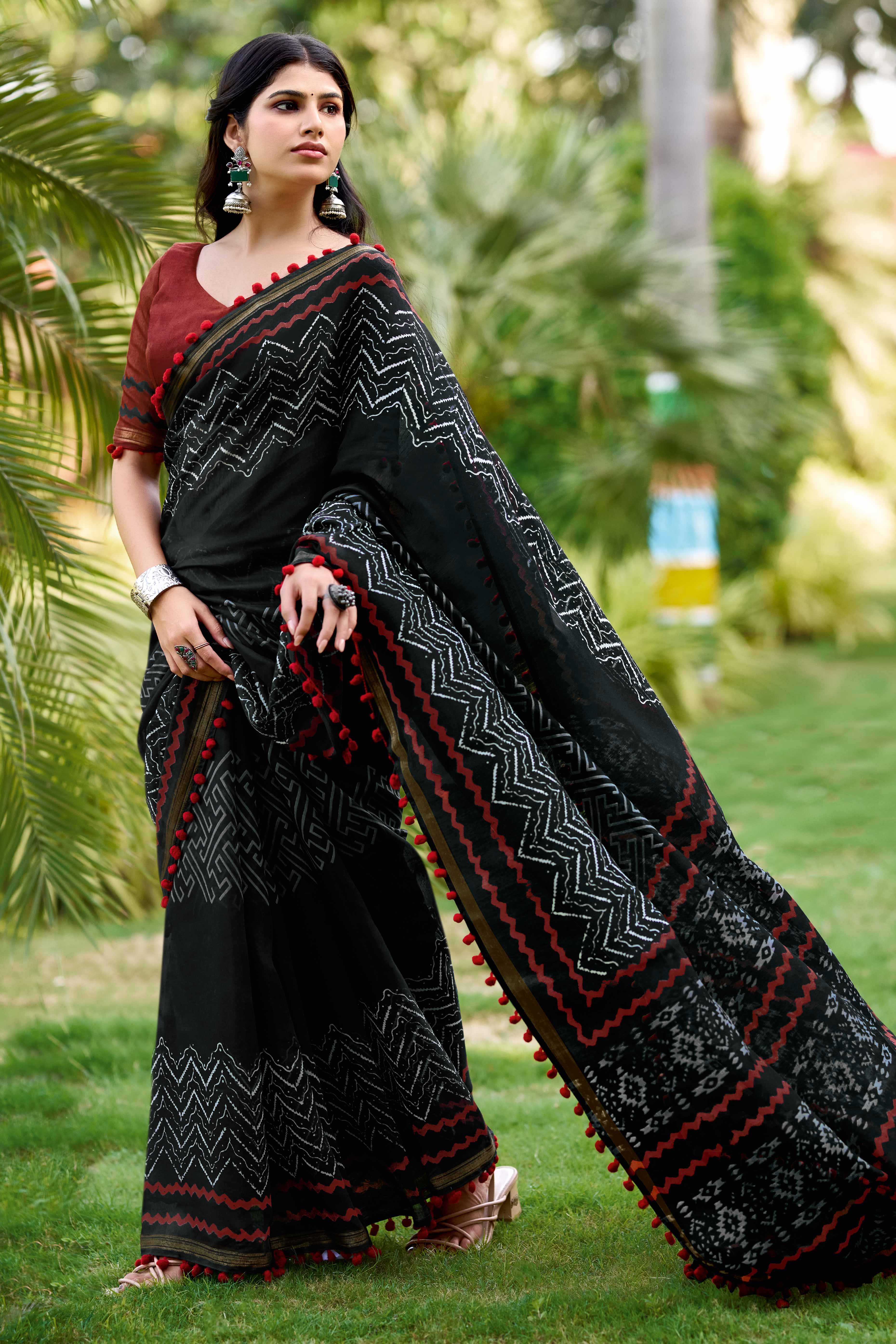 Comfortable Black Zig-Zag Printed Saree in Pure Mul Cotton - Image 1