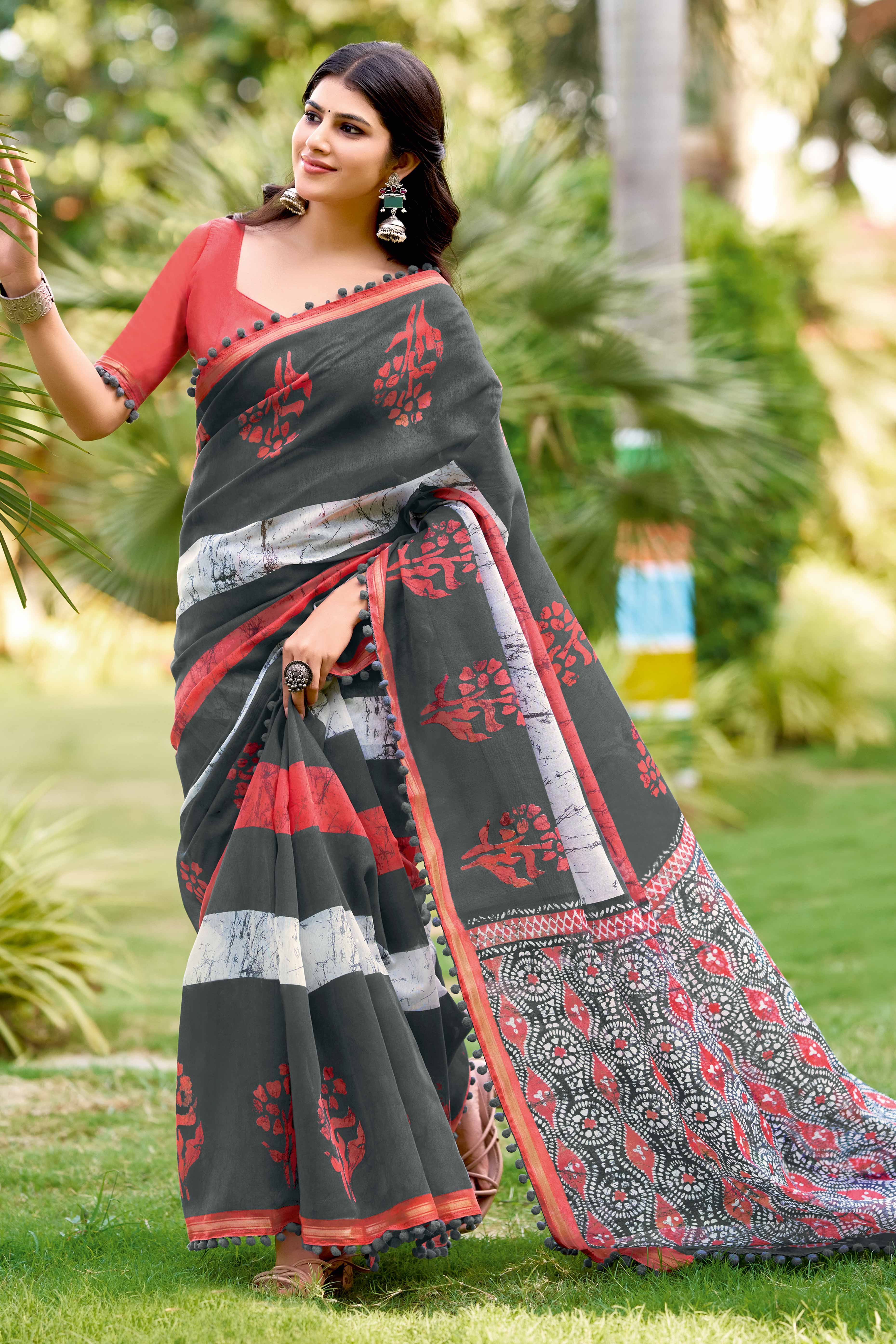 Casual Black Floral Print Saree in Lightweight Pure Mul Cotton