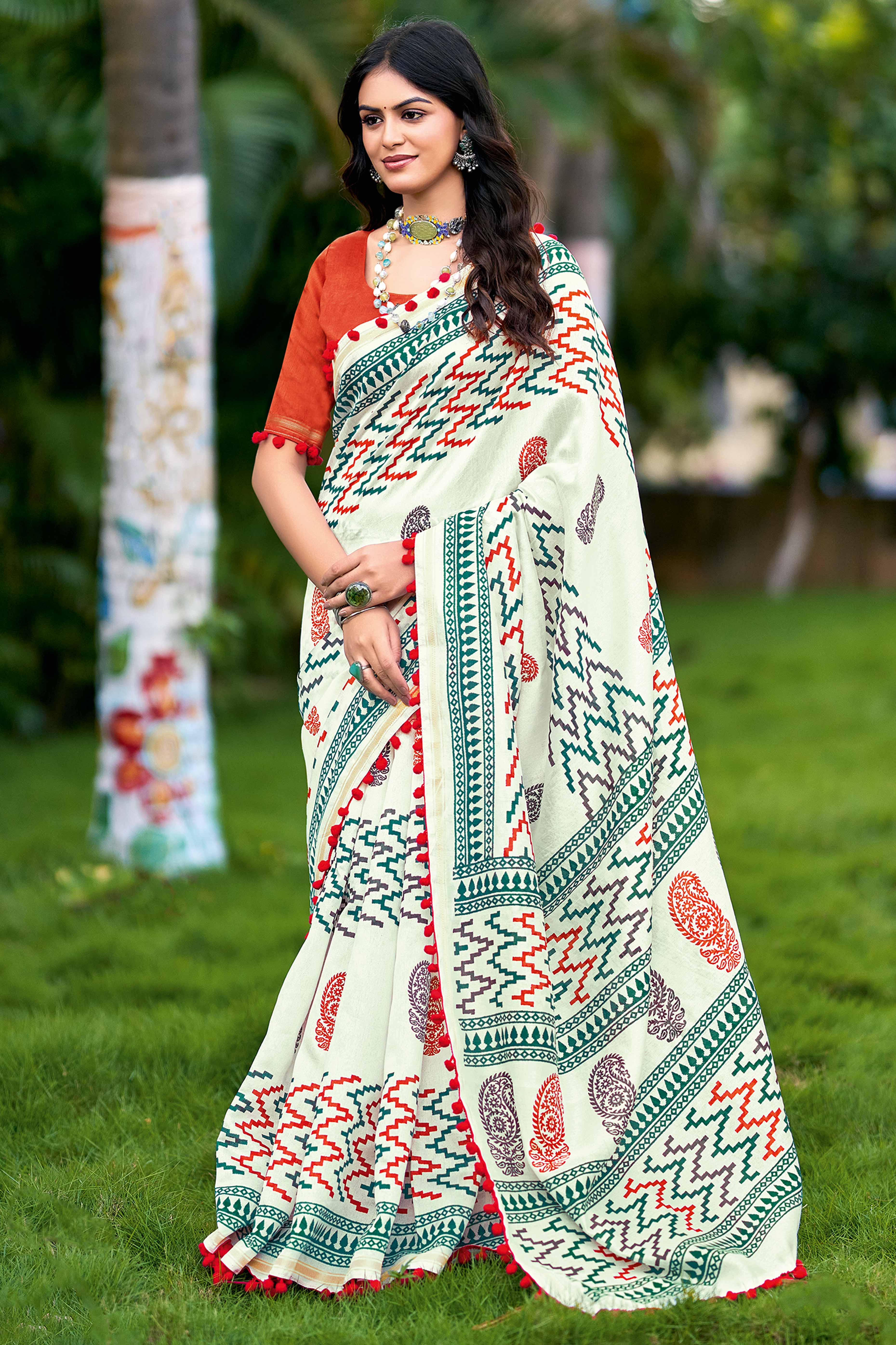 White Mulmul Cotton Saree with Freeform Patterns