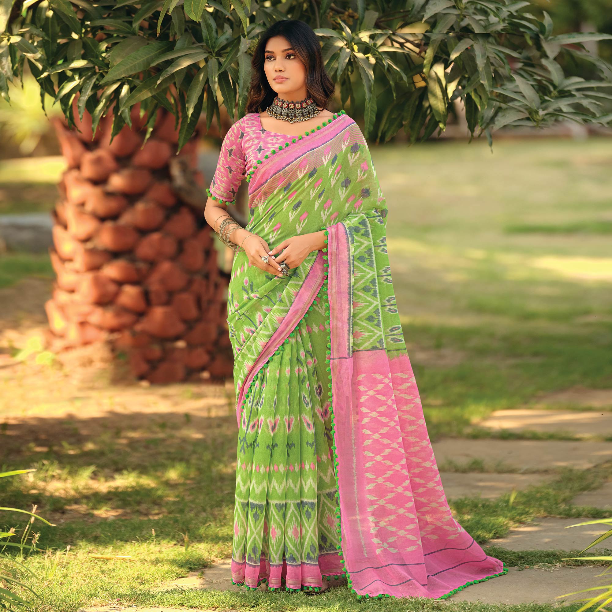 Green Printed Cotton Blend Saree With Pumpum Lace