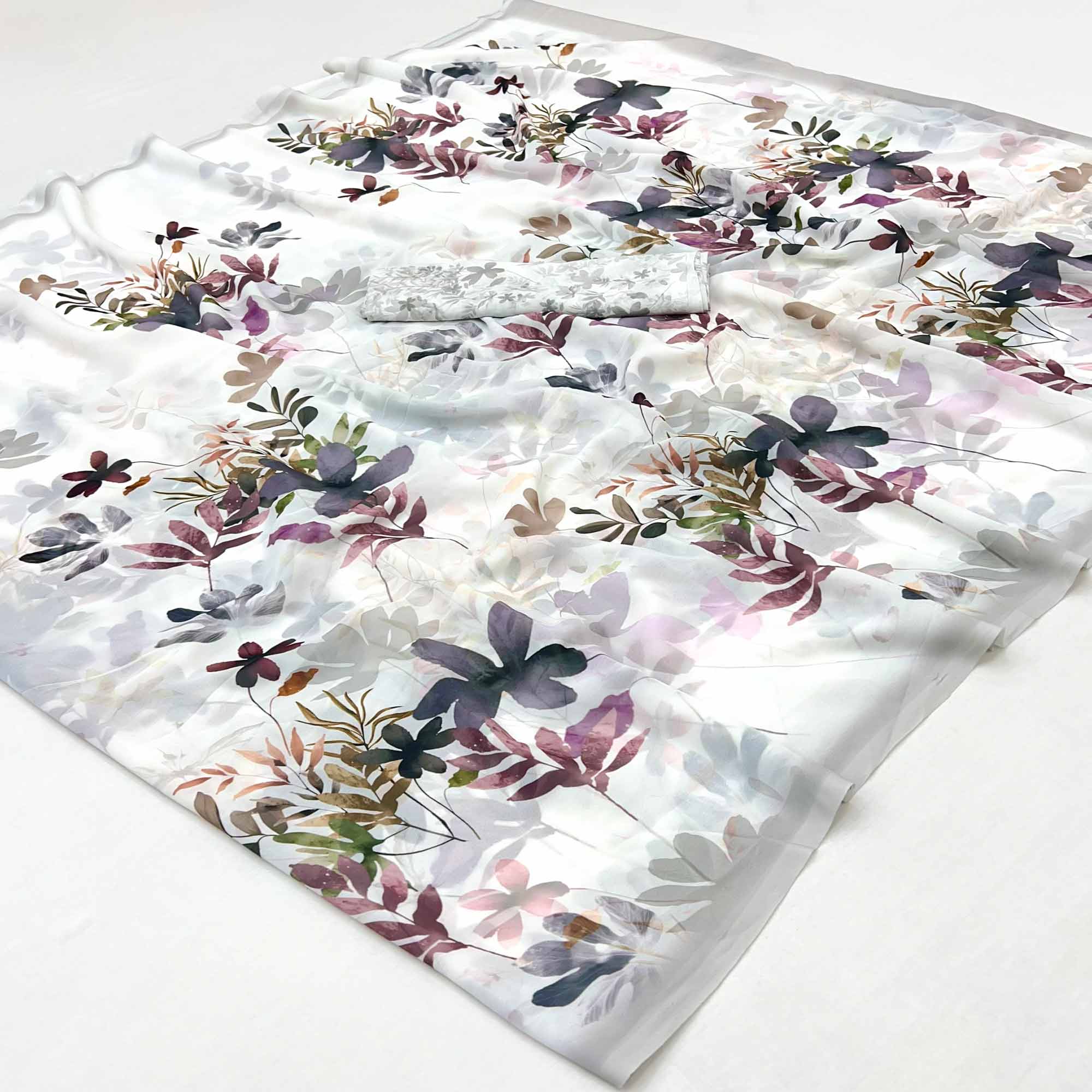 Timeless White Floral Digital Print Georgette Saree For Special Occasions