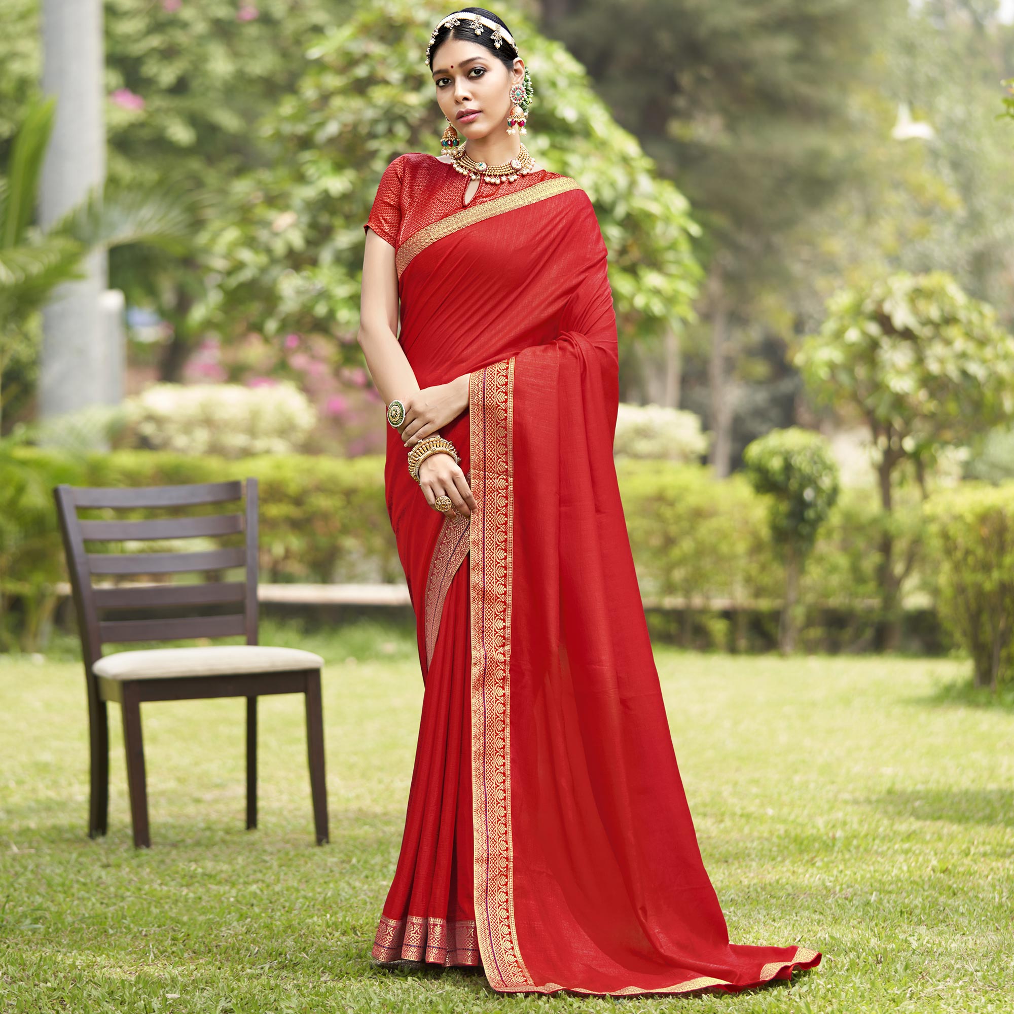 Red Solid Vichitra Silk Saree With Jacquard Border
