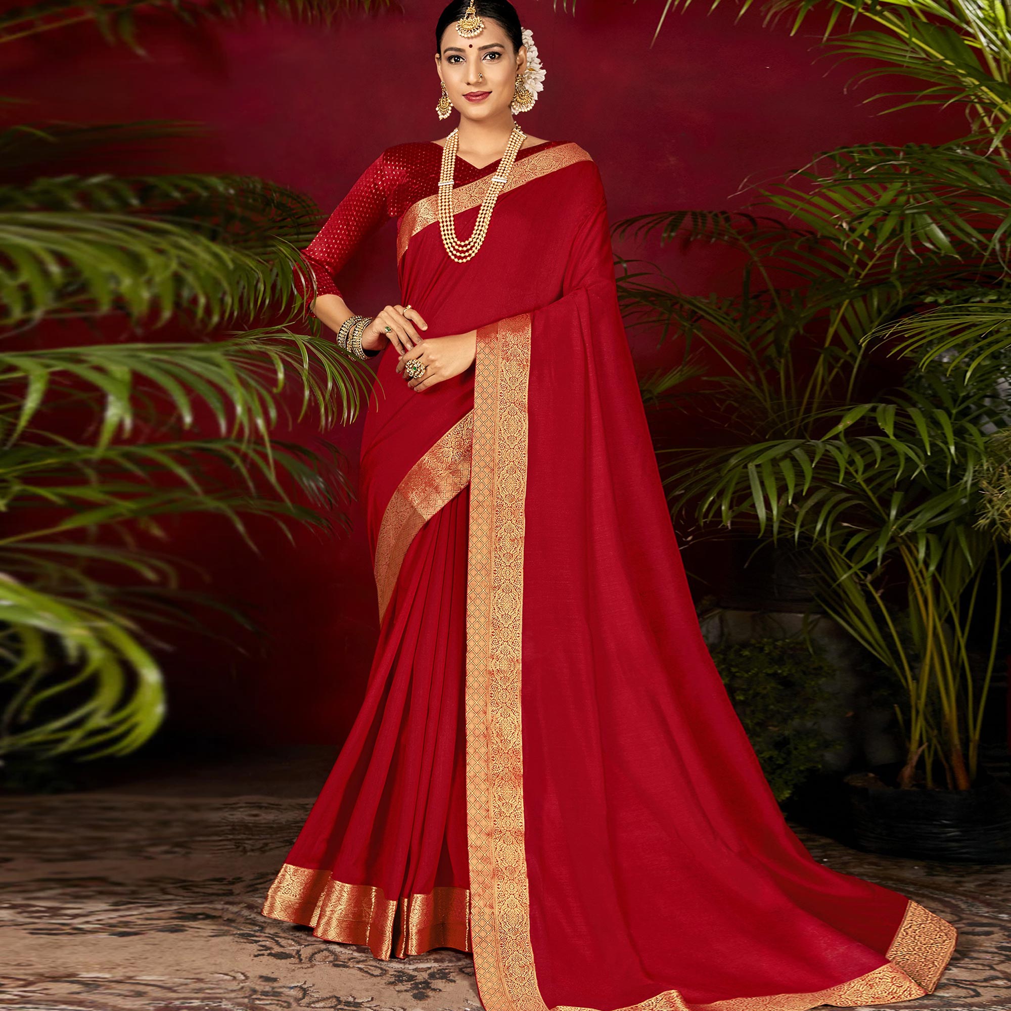 Red Solid Vichitra Silk Saree With Woven Border