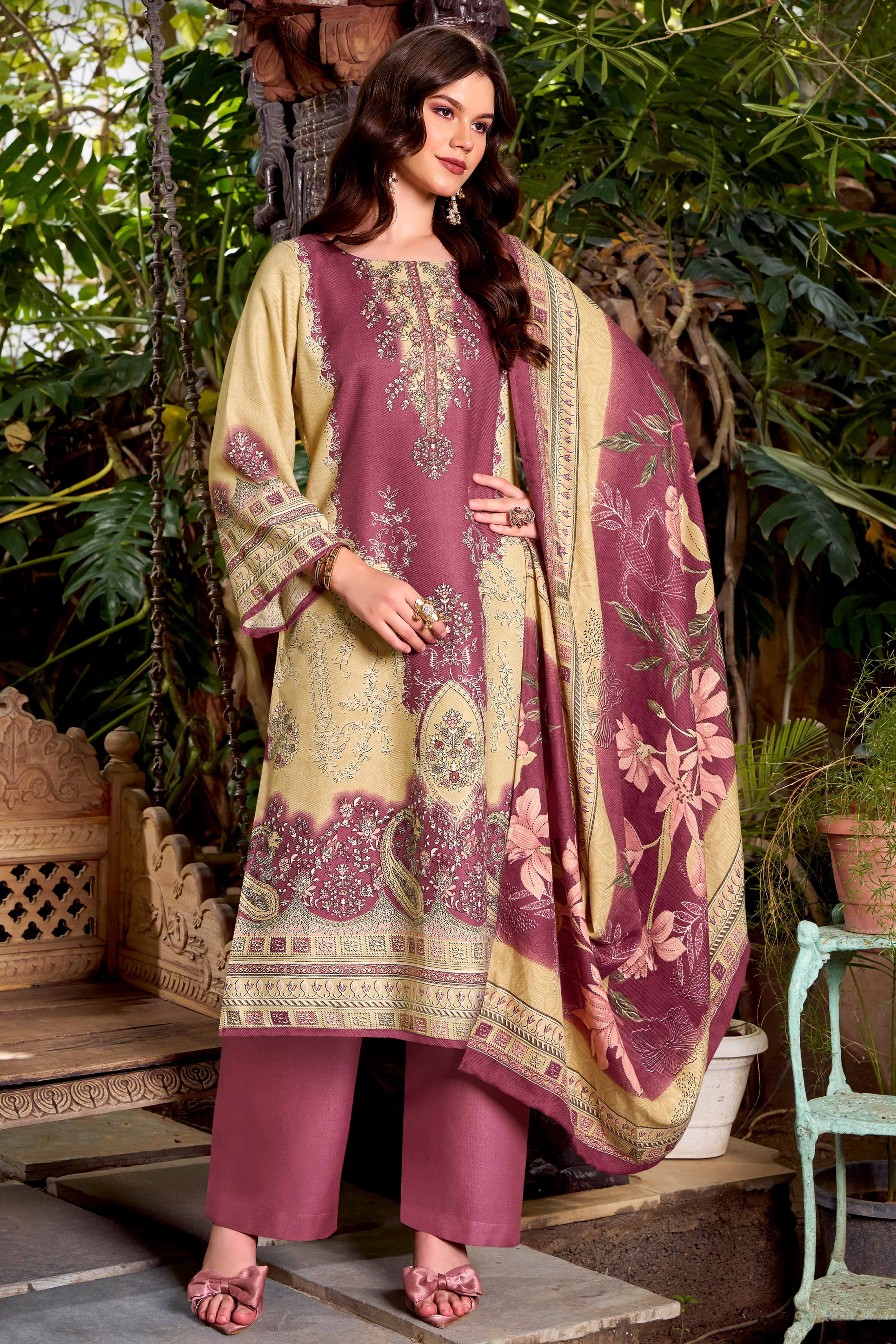 Designed Mauve Pure Pashmina Wool Fabric with Floral Prints for Timeless Appeal