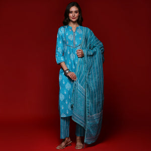 Turquoise Printed Pure Cotton Straight Salwar Suit