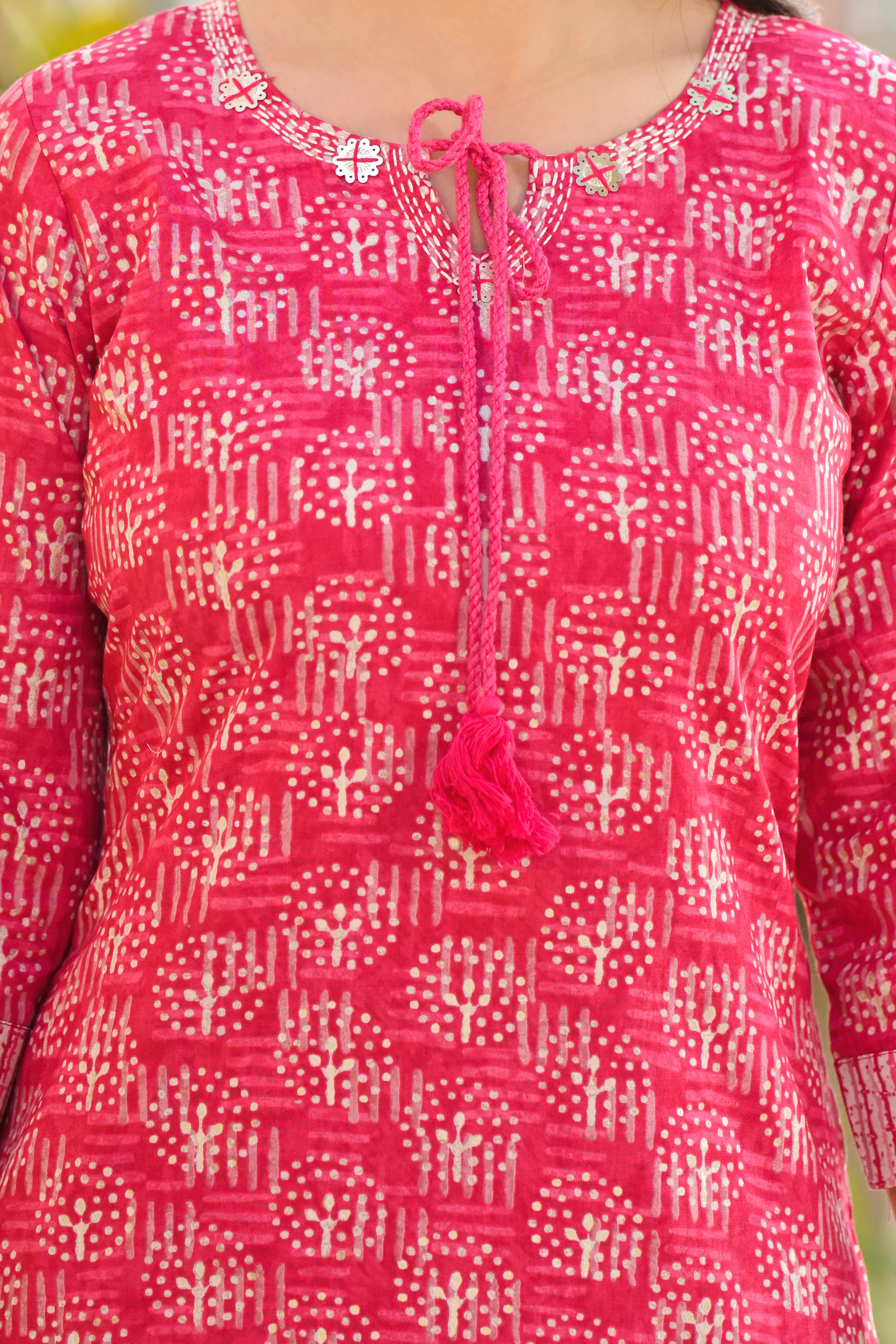 Pink Floral Printed Pure Cotton Straight Salwar Suit