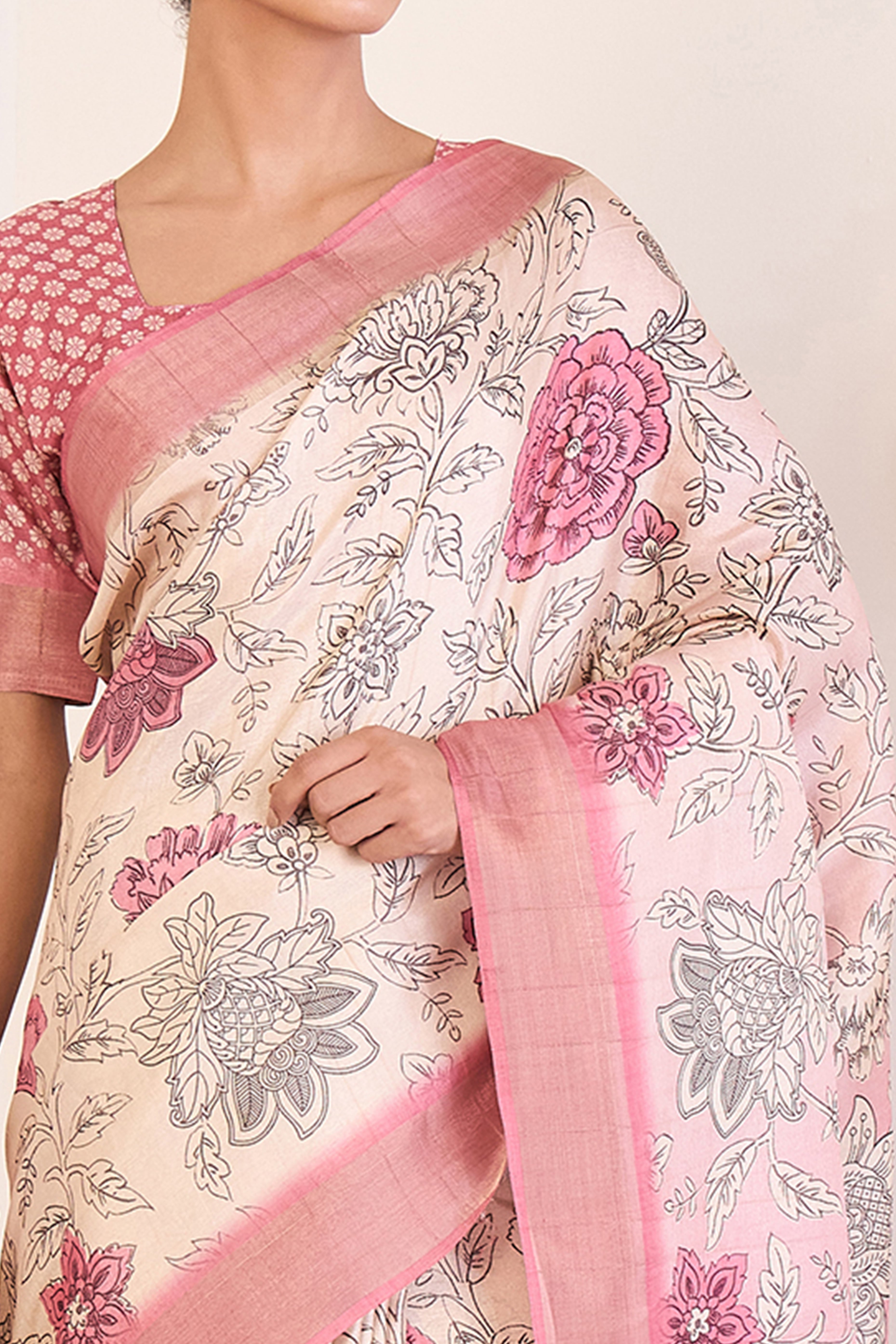 Elegant Pink Floral Printed Kotha Cotton Silk Saree Reflecting Subtle Sophistication