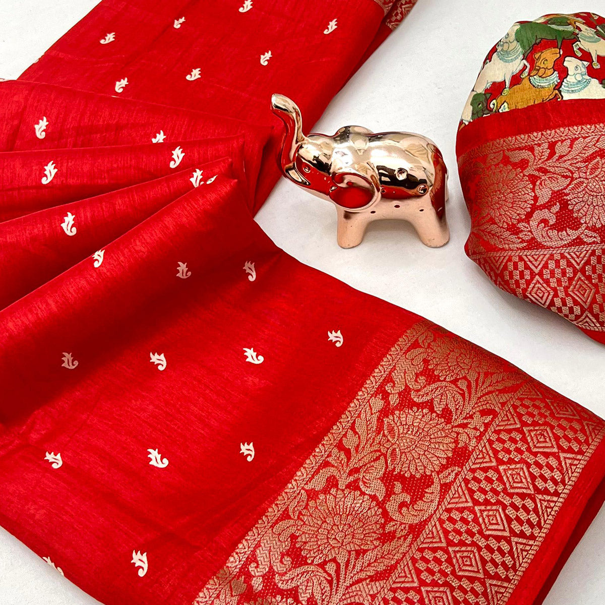 Designer Red Dola Silk Saree Featuring Intricate Floral Zari Weaving