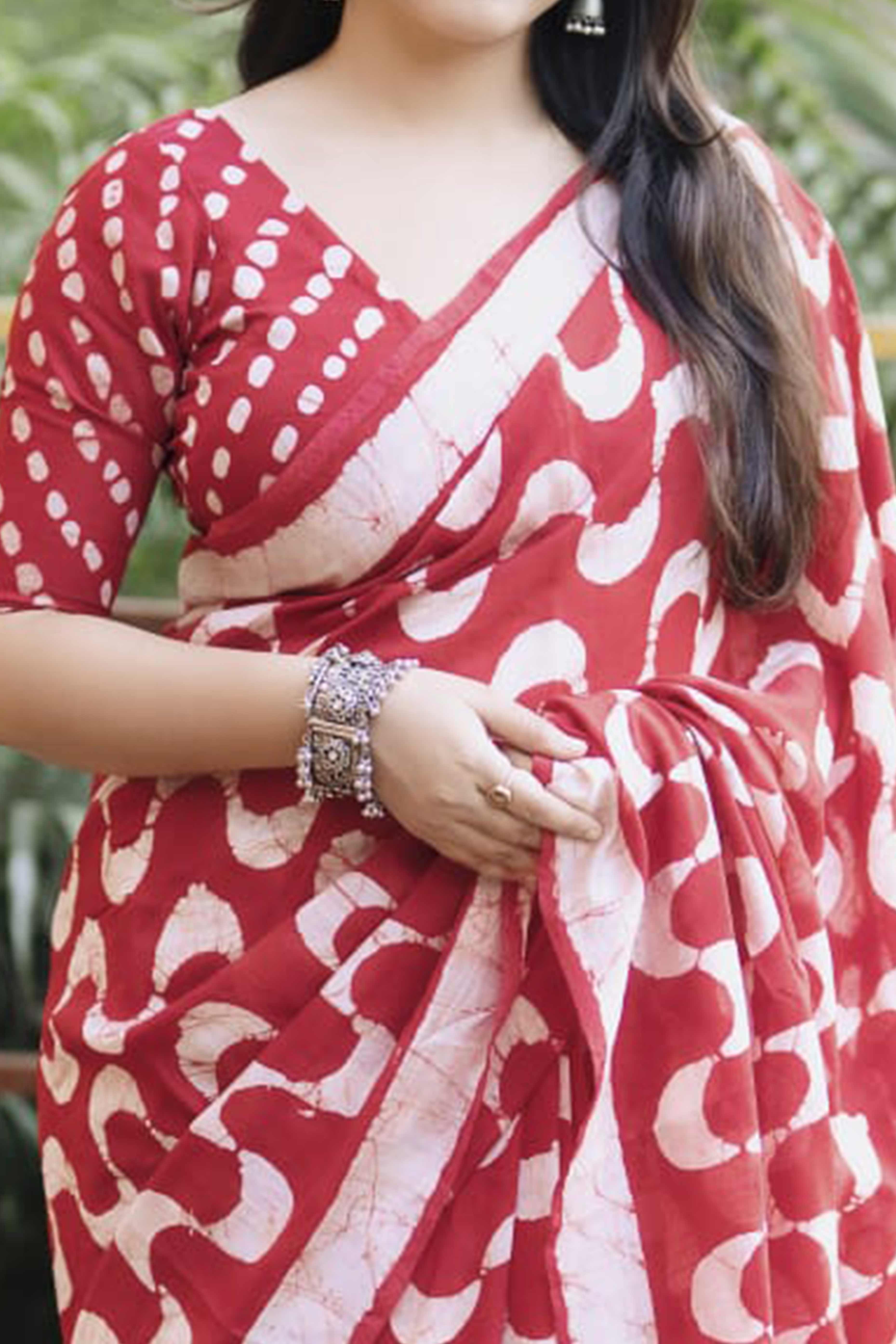 Brick Red Linen Saree With Vibrant Zig Zag Digital Print & Trendy Tassel Pallu