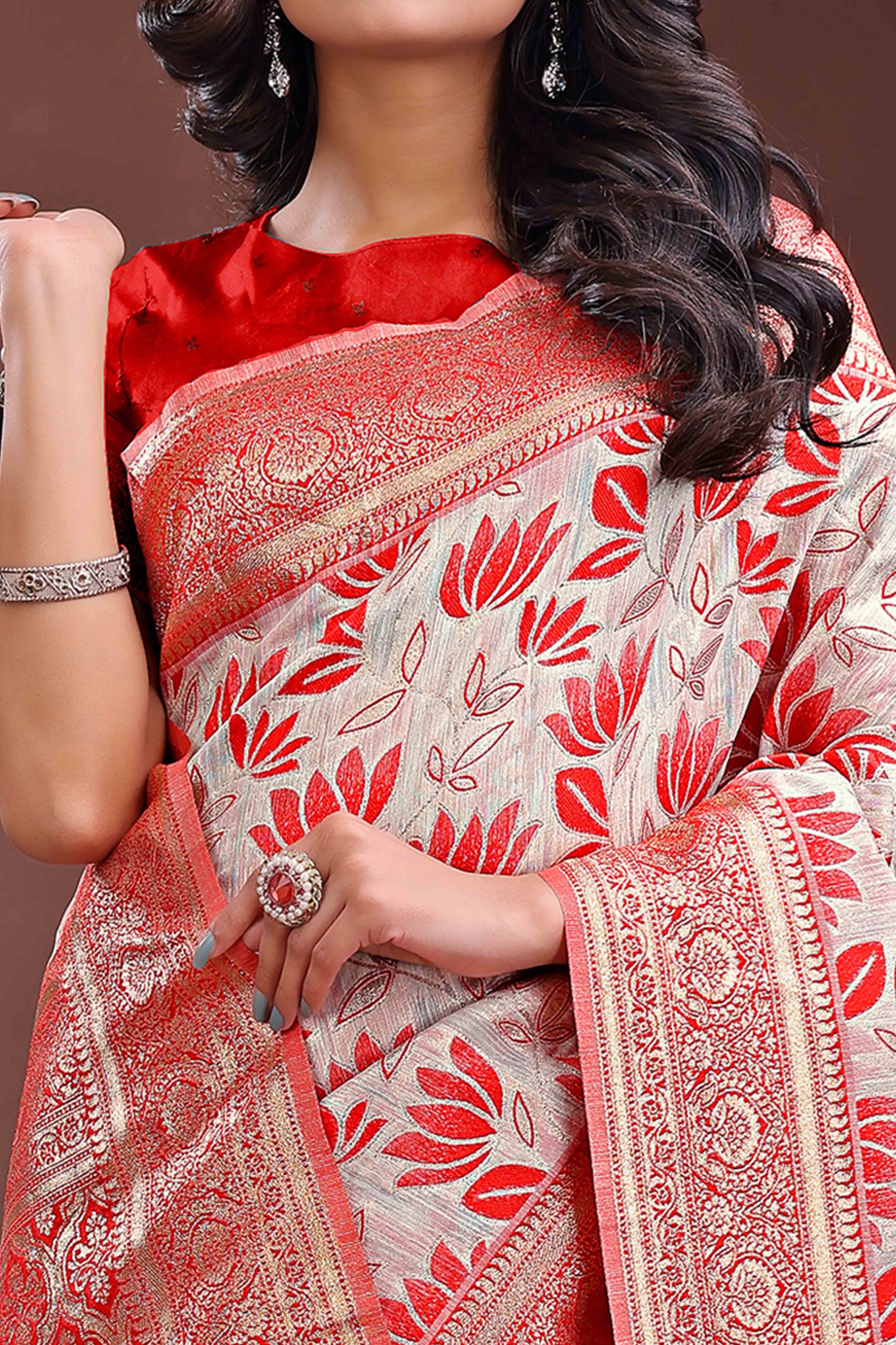 Red Linen Cotton Saree Featuring Graceful Floral Patterns in Zari Weave