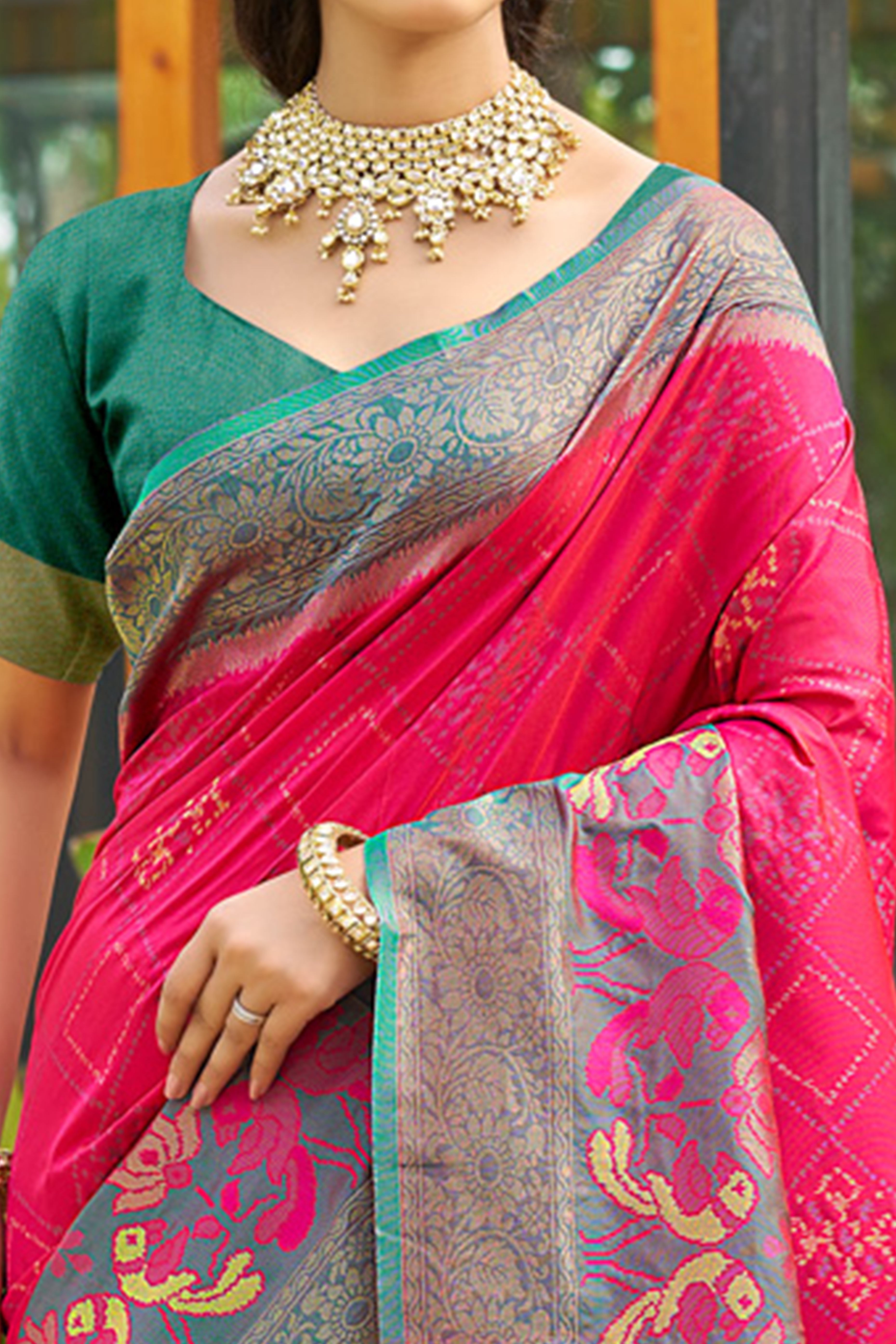 Graceful Pink Pochampally Silk Blend Saree Adorned With Floral Weaving & Stylish Tassel Pallu