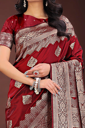 Elegant Maroon Floral Zari Woven Kanjivaram Silk Saree Crafted for Timeless Festive Glamour