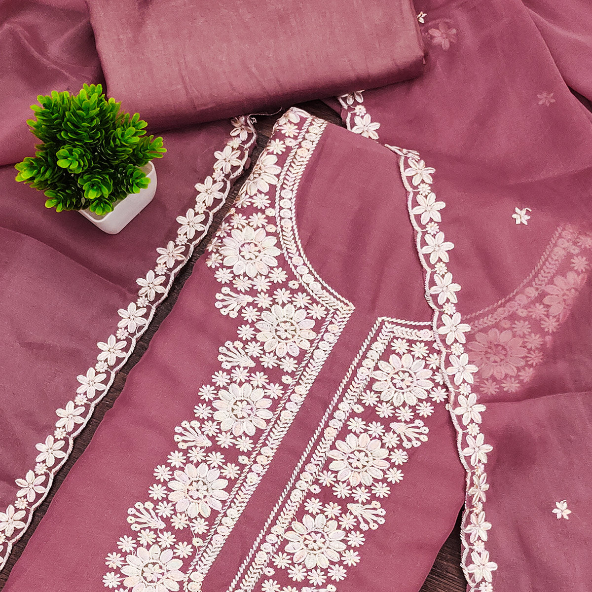 Chic Dusty Pink Floral Thread Embroidered Star Georgette Unstitched Suit Fabric