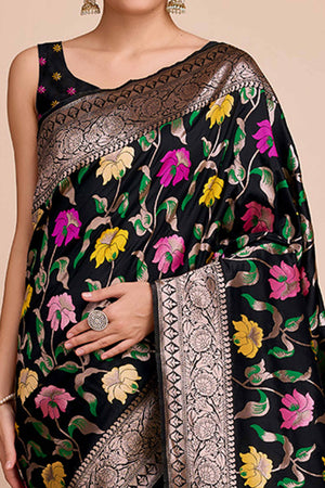 Black Floral Zari Weaving Pure Silk Paithani Saree