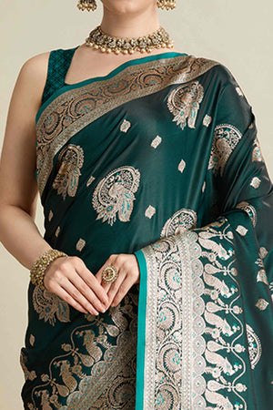 Green Pure Silk Saree Featuring Traditional Banarasi Zari Weaving Patterns