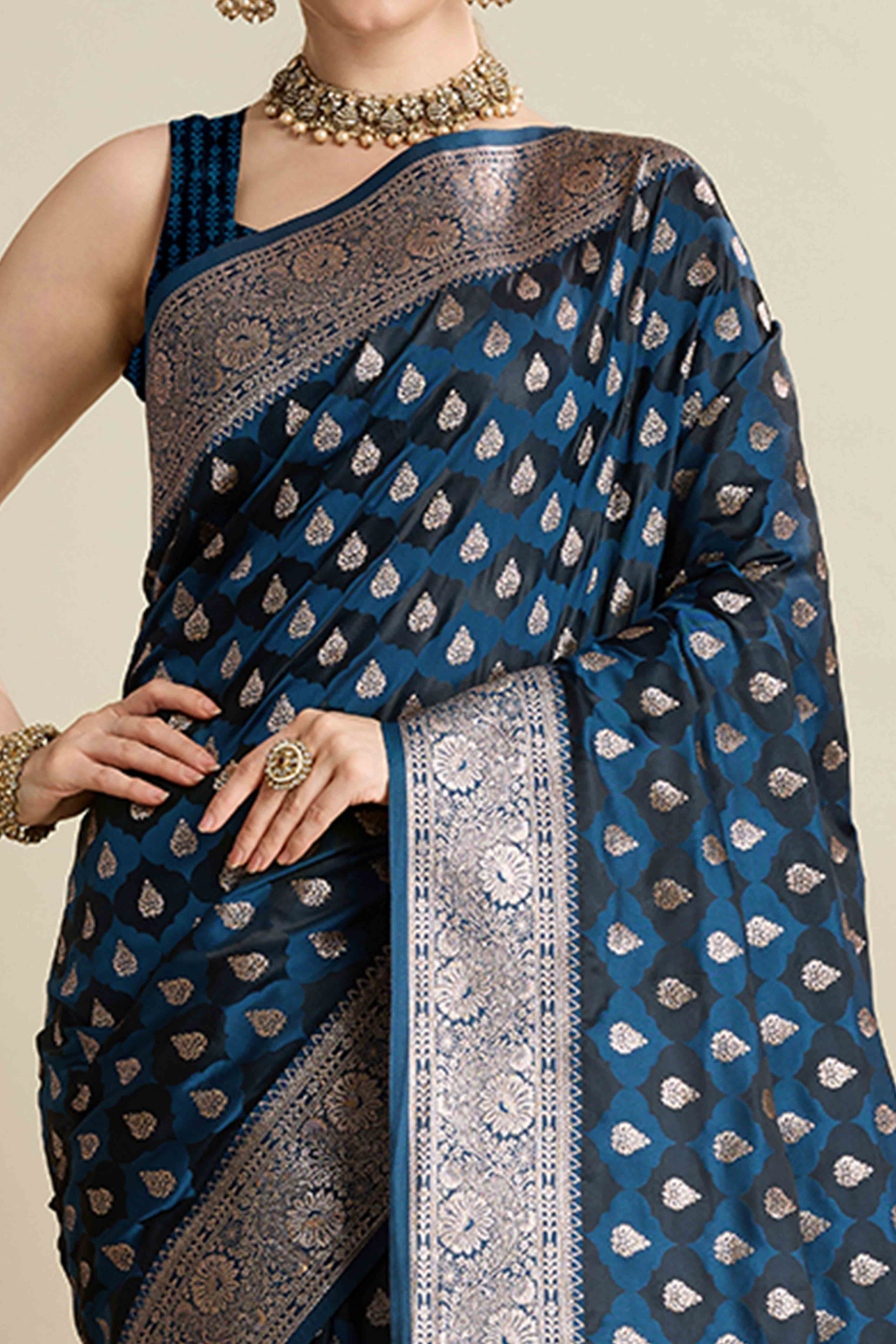 Blue Pure Silk Saree Featuring Traditional Banarasi Zari Weaving Patterns