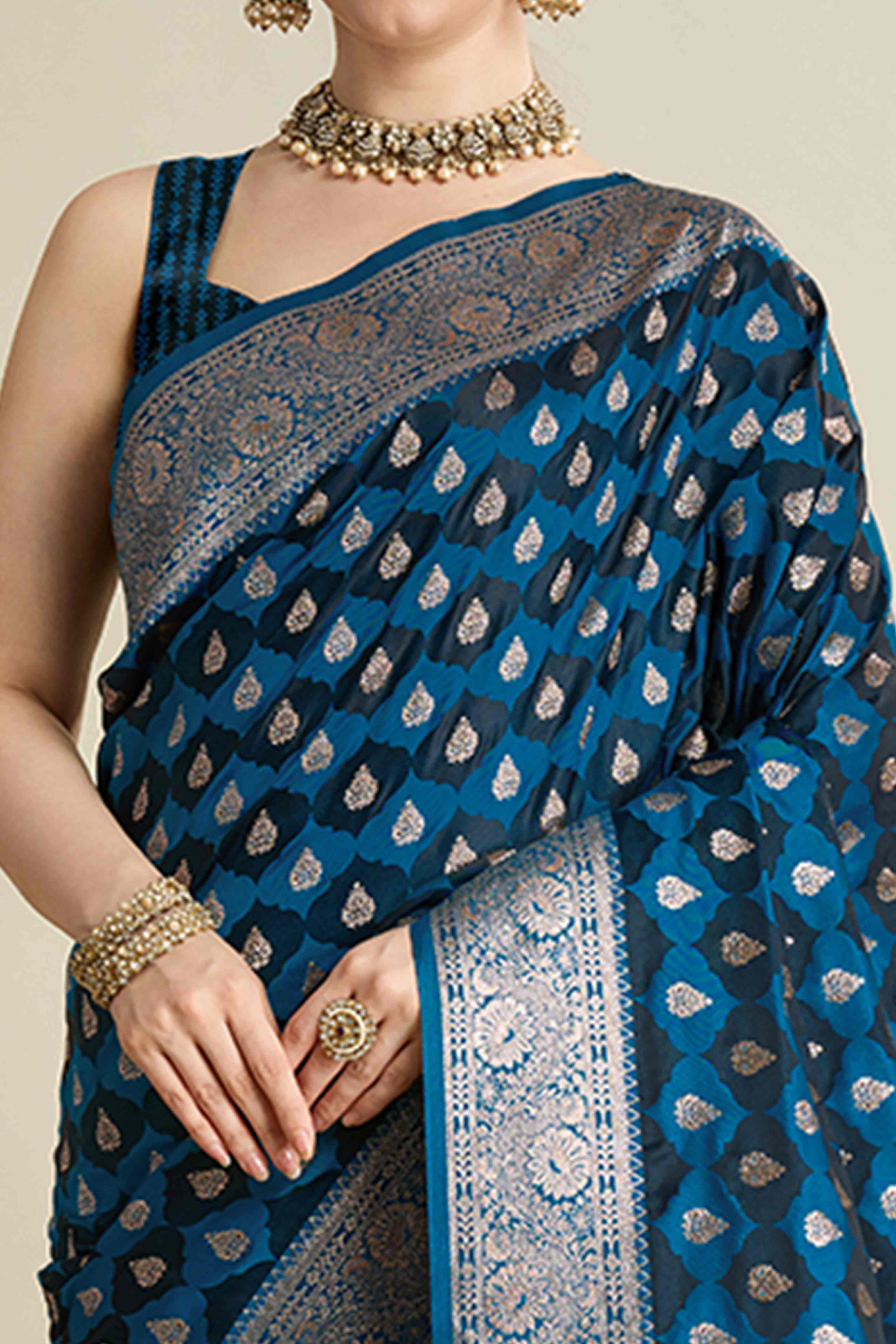 Blue Pure Silk Saree Featuring Traditional Banarasi Zari Weaving Patterns