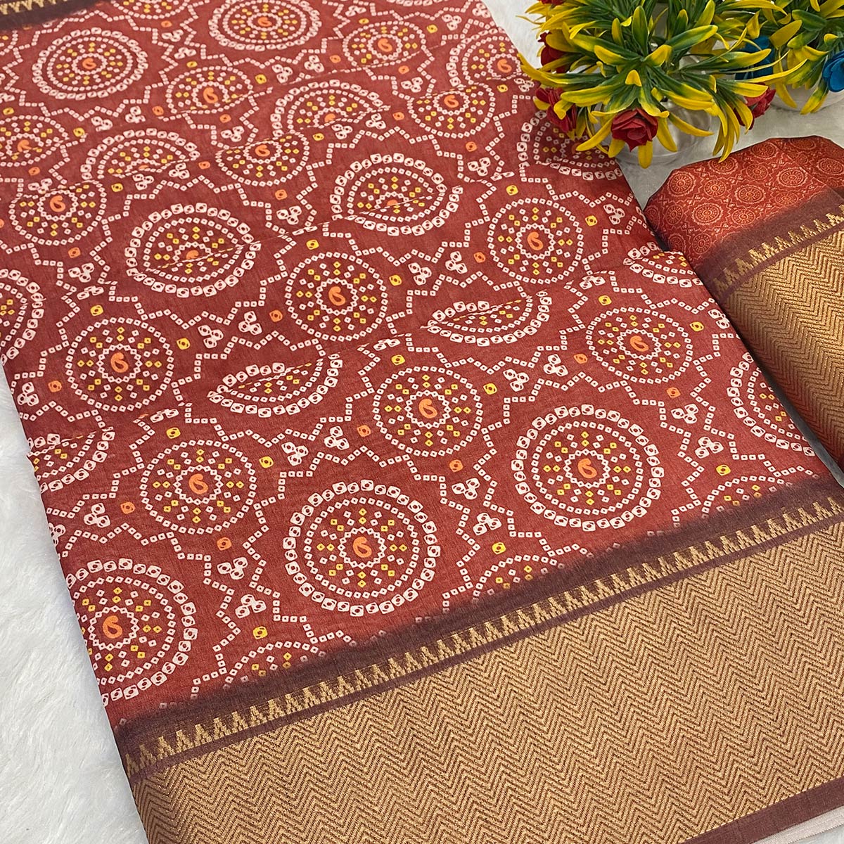 Dark Brown Dola Silk Saree Featuring Traditional Patan Patola Print