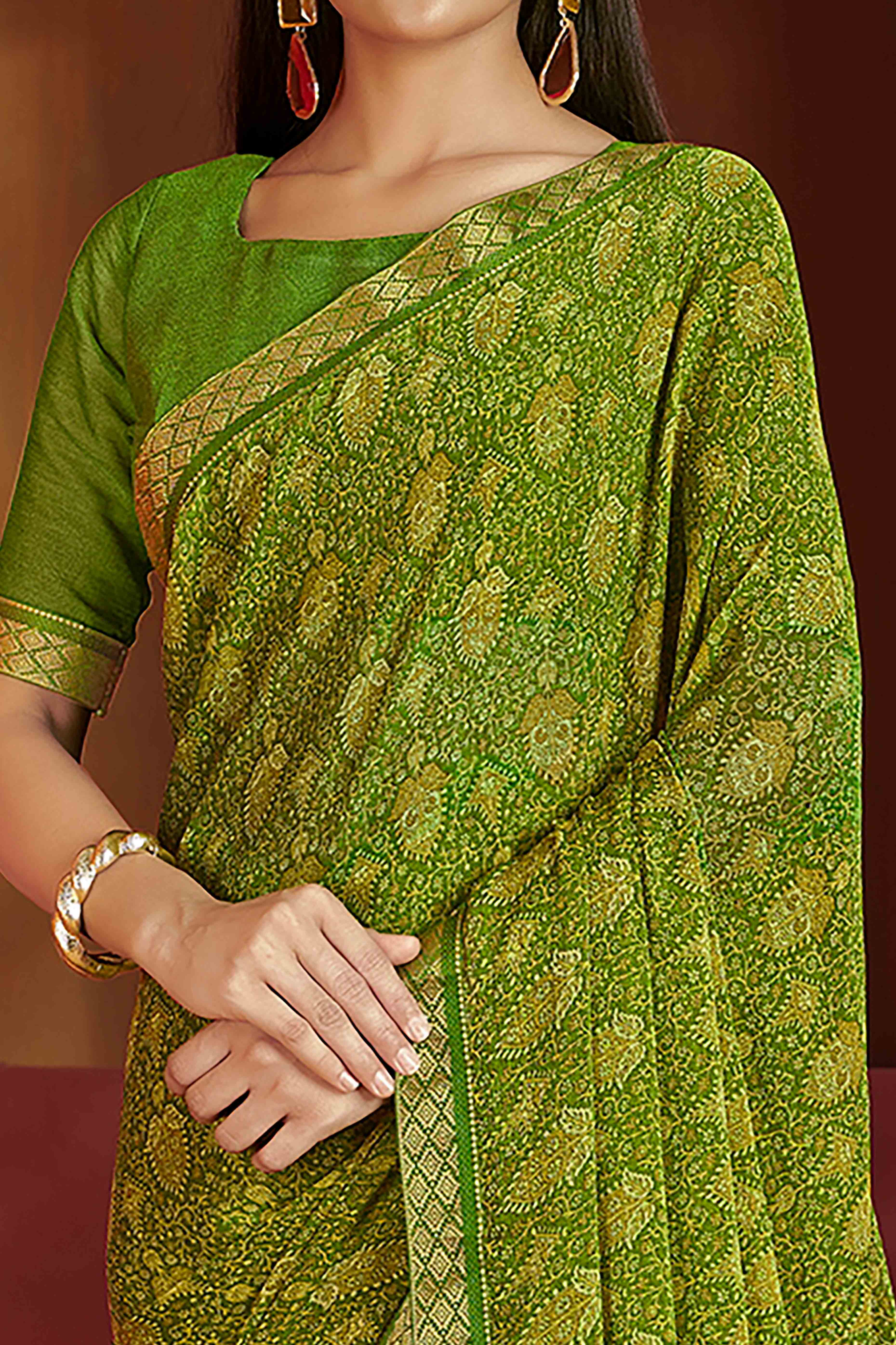 26Floral Printed Chiffon Saree in Green with Elegant Lace Work for Casual Occasions