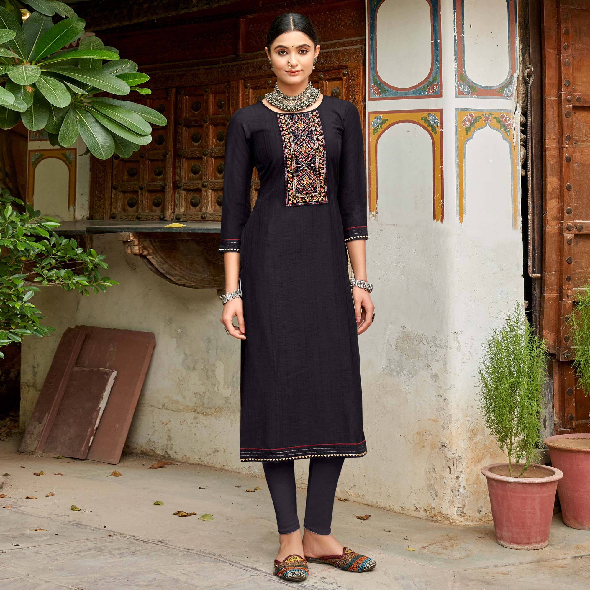 Black Embroidered Viscose Kurti