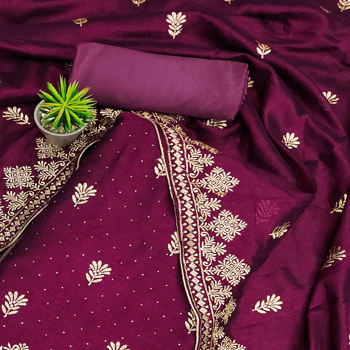 PDM-ANUSHKA-6177-WINE