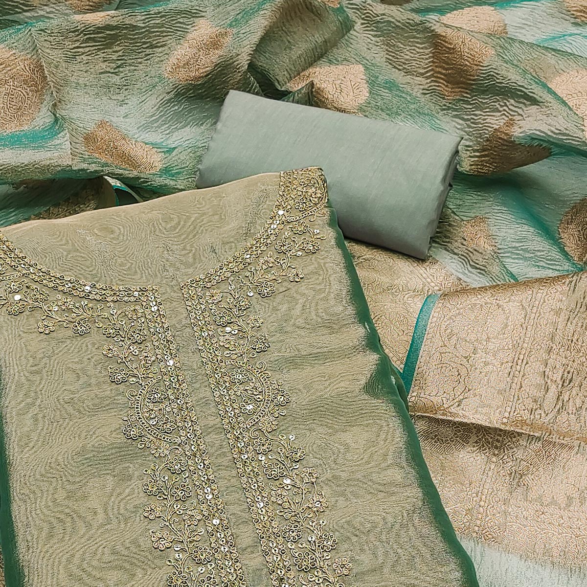 PDM-ANUSHKA-6559-RGREEN