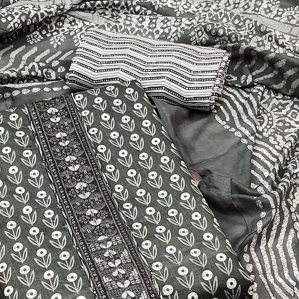 PDM-NYRA-6297-GREY