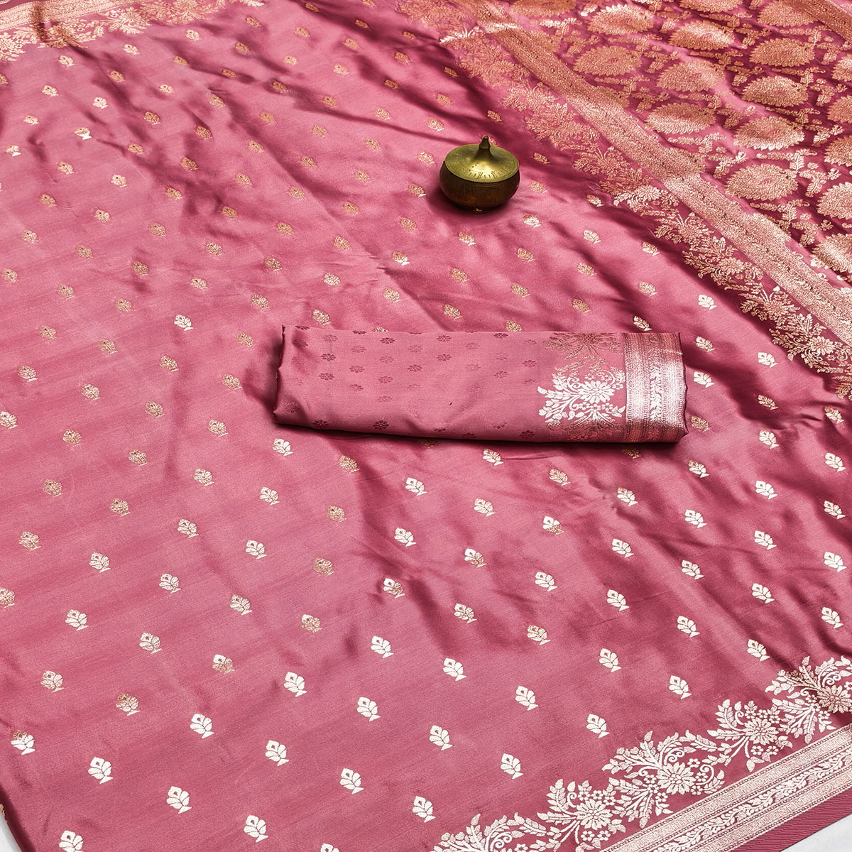 Luxury Rose Pink Silk Saree with Classic Zari Butti Woven Patterns