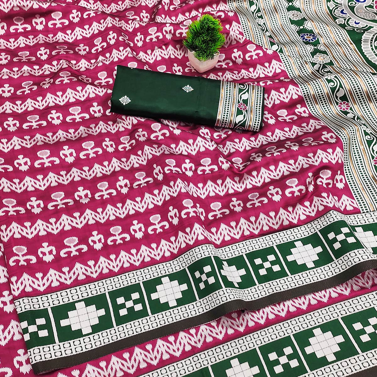 Pink Weaving Cotton Silk Saree With Contrasting Floral & Peacock Design Pallu