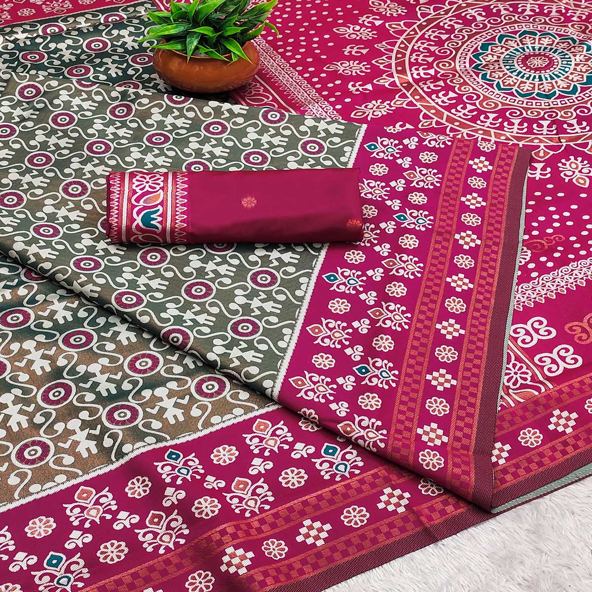 Grey Designer Handloom Kanjivaram Silk Saree with Rich Floral Weaving